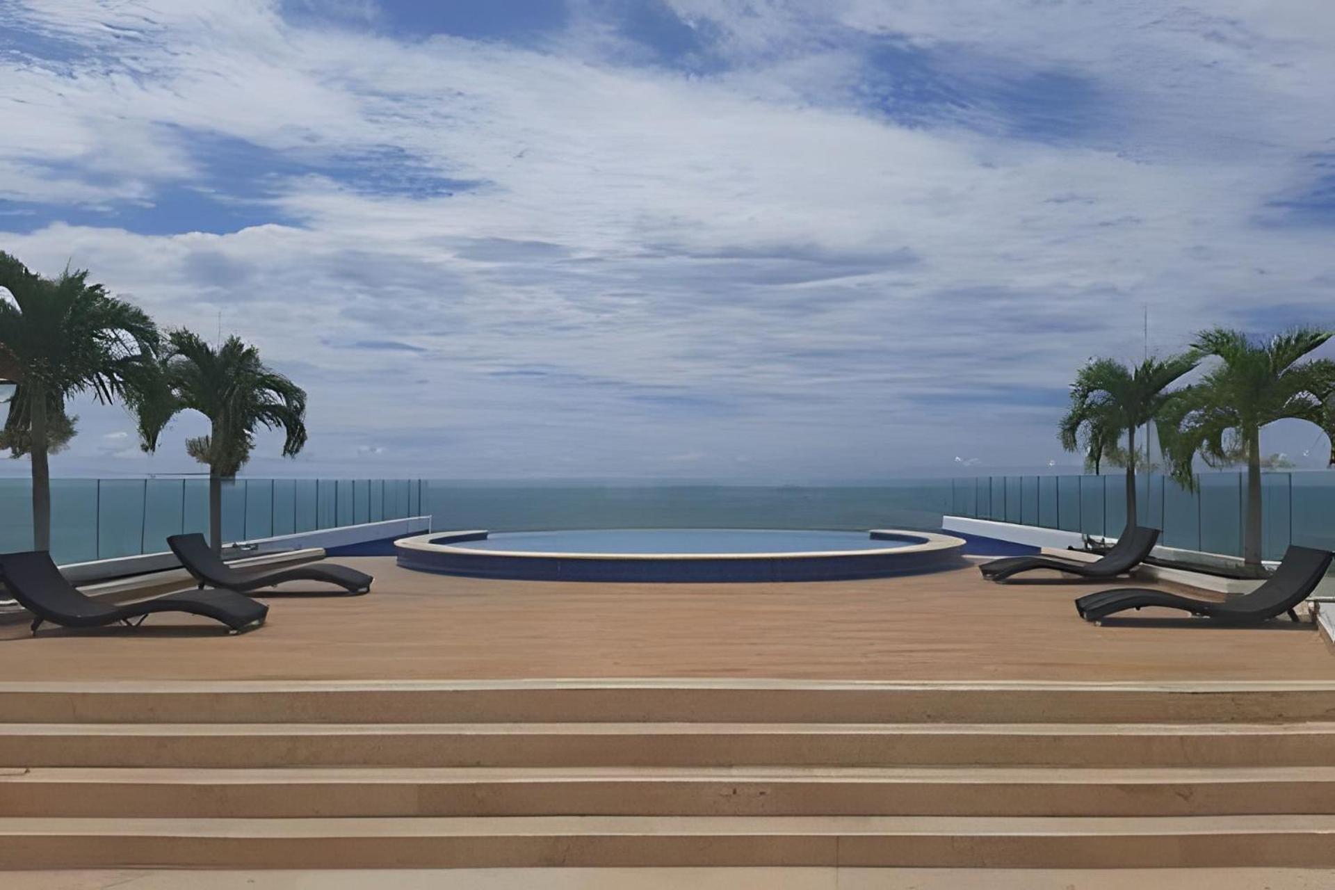 2 Morros. Terraza Y Salida Playa Cartagena