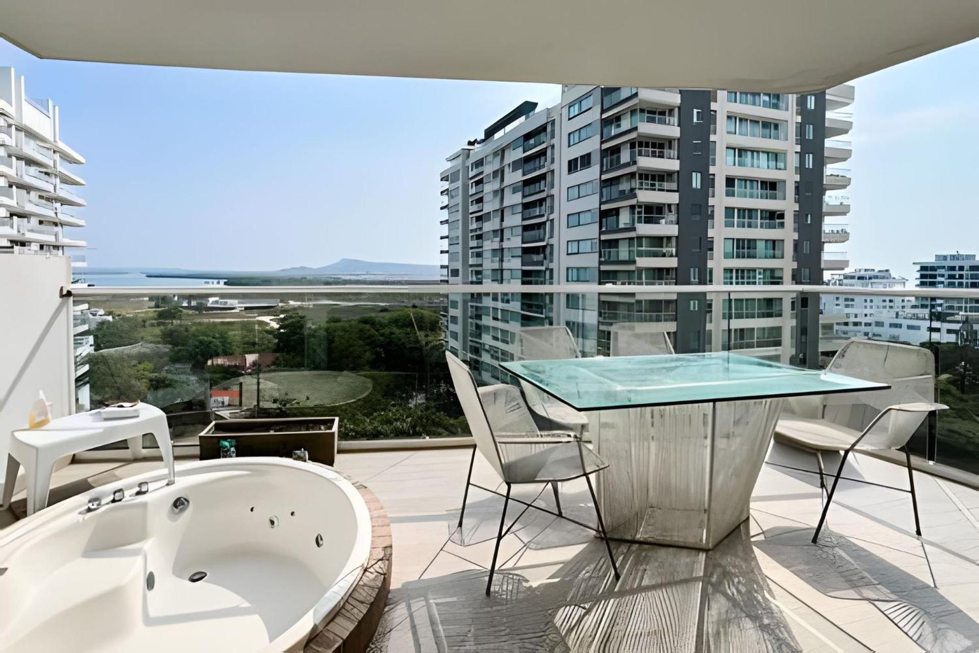 2 Jacuzzi Y Vista Mar. Frente A Playa Apartment Cartagena