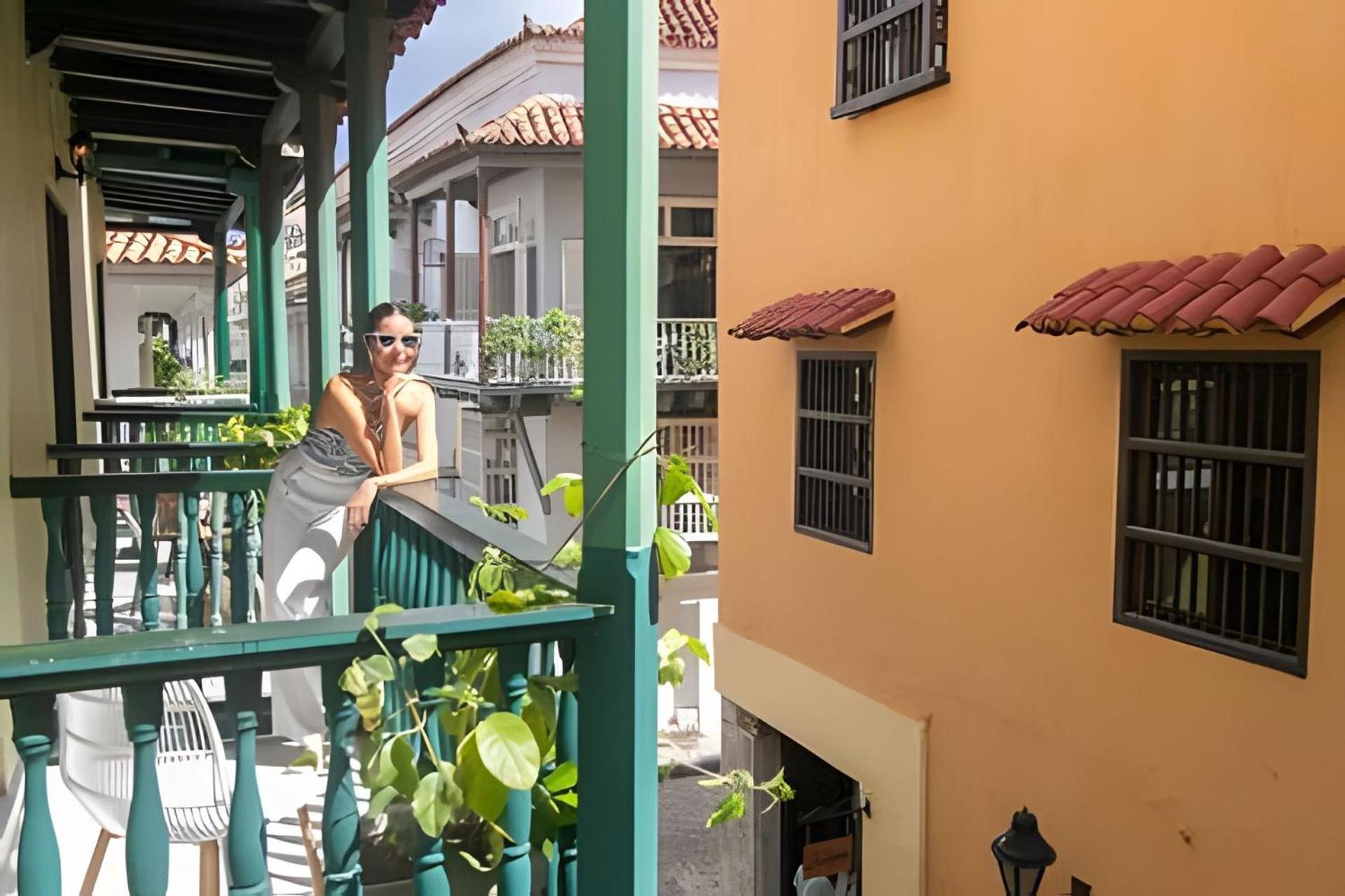 Laurdhomes Historic Center Plaza Santodomingo 3bth