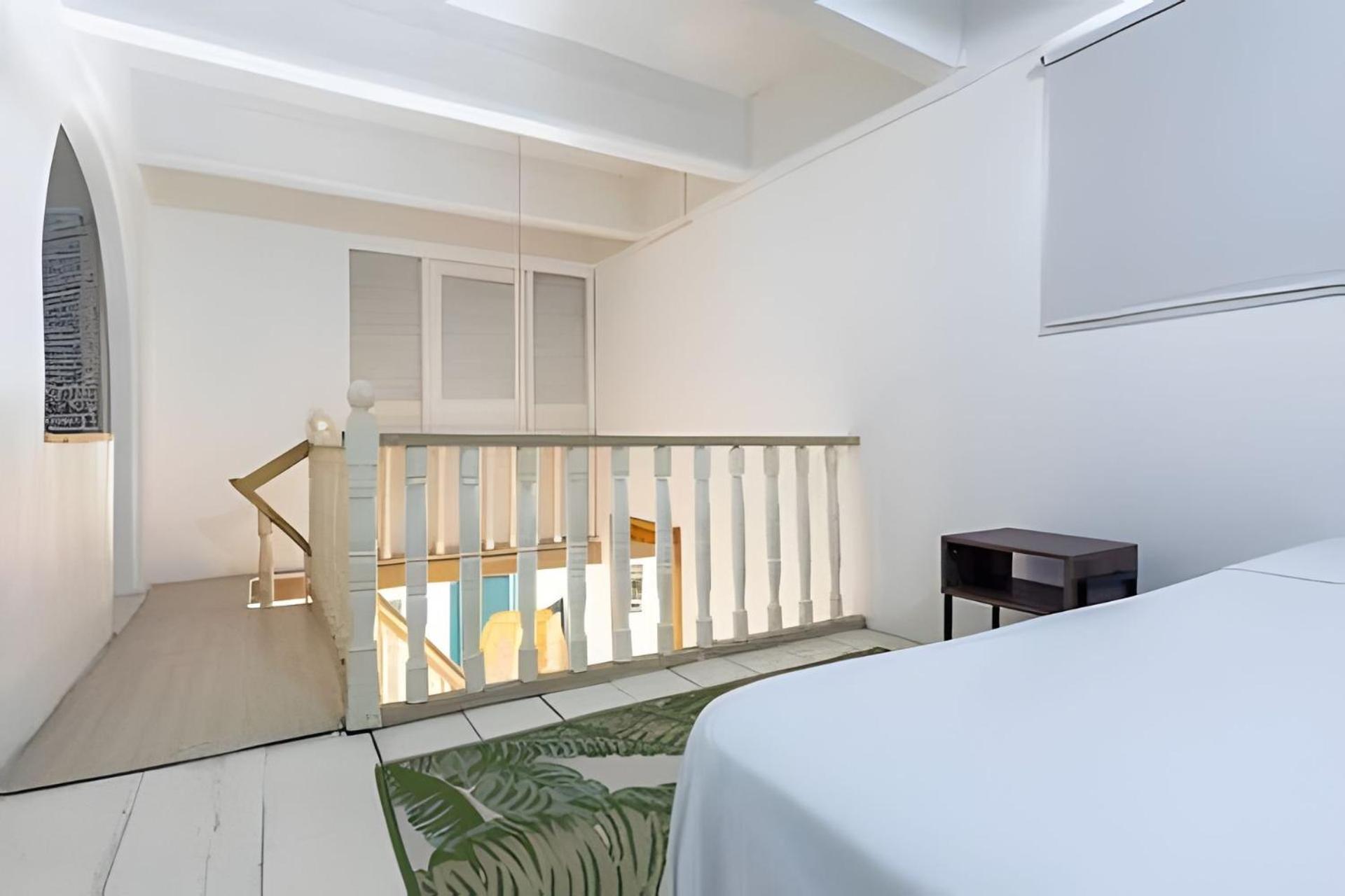 Laurdhomes Historic Center Plaza Santodomingo 3bth