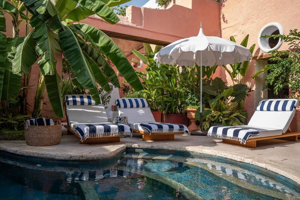 Luxury Tropical In Historic Villa Cartagena