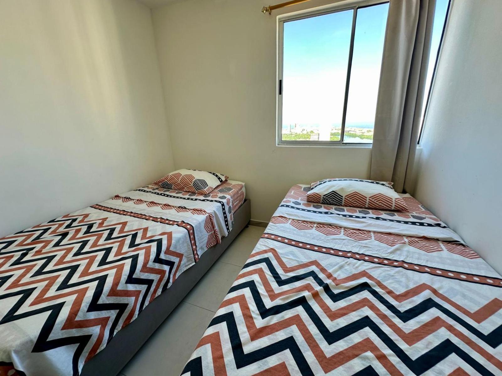 Hermosa Vista Desde El Piso 31 Cerca A Marbella Apartamento *