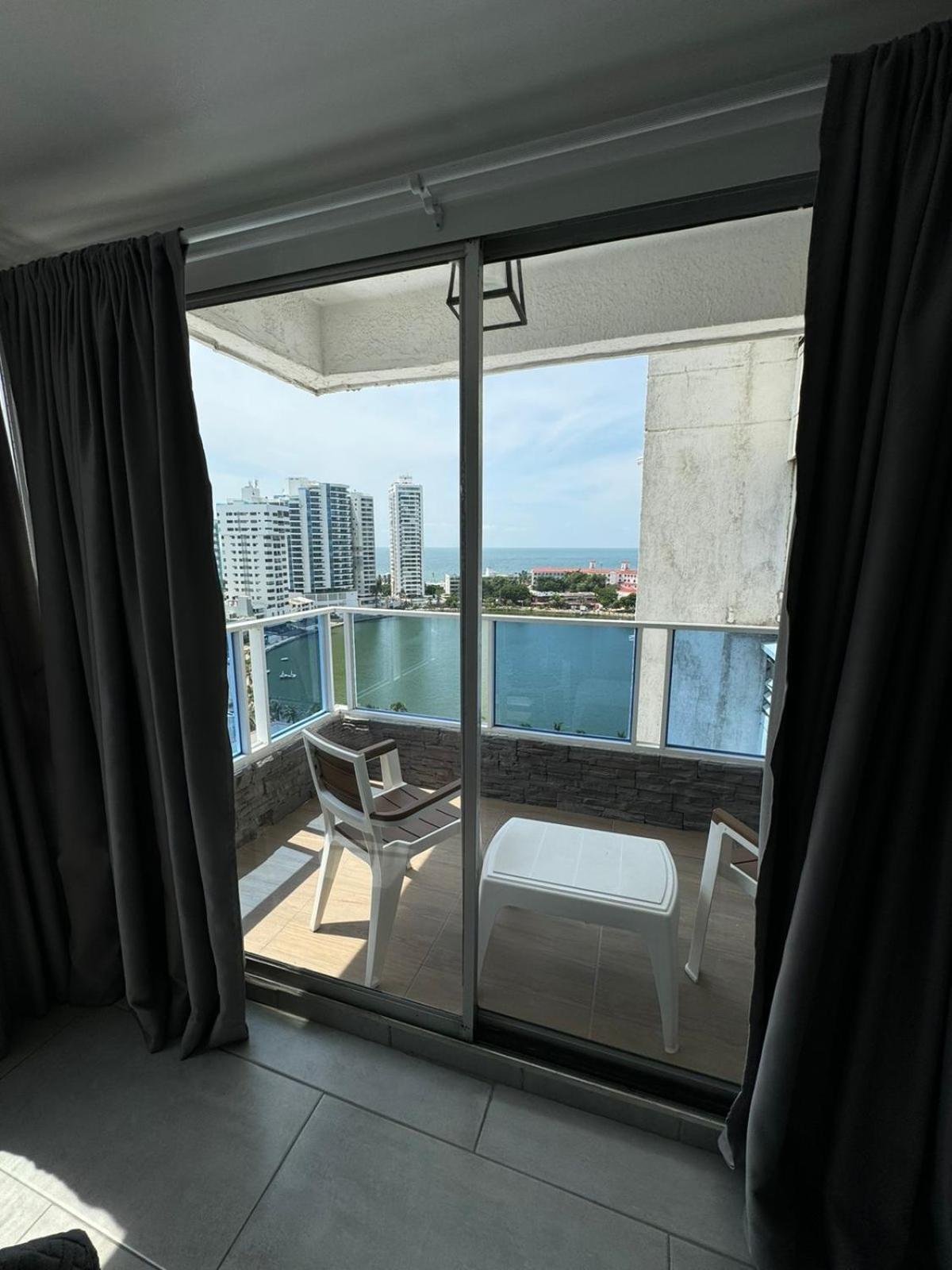 Apartamento Hermoso Vista Al Mar El Laguito
