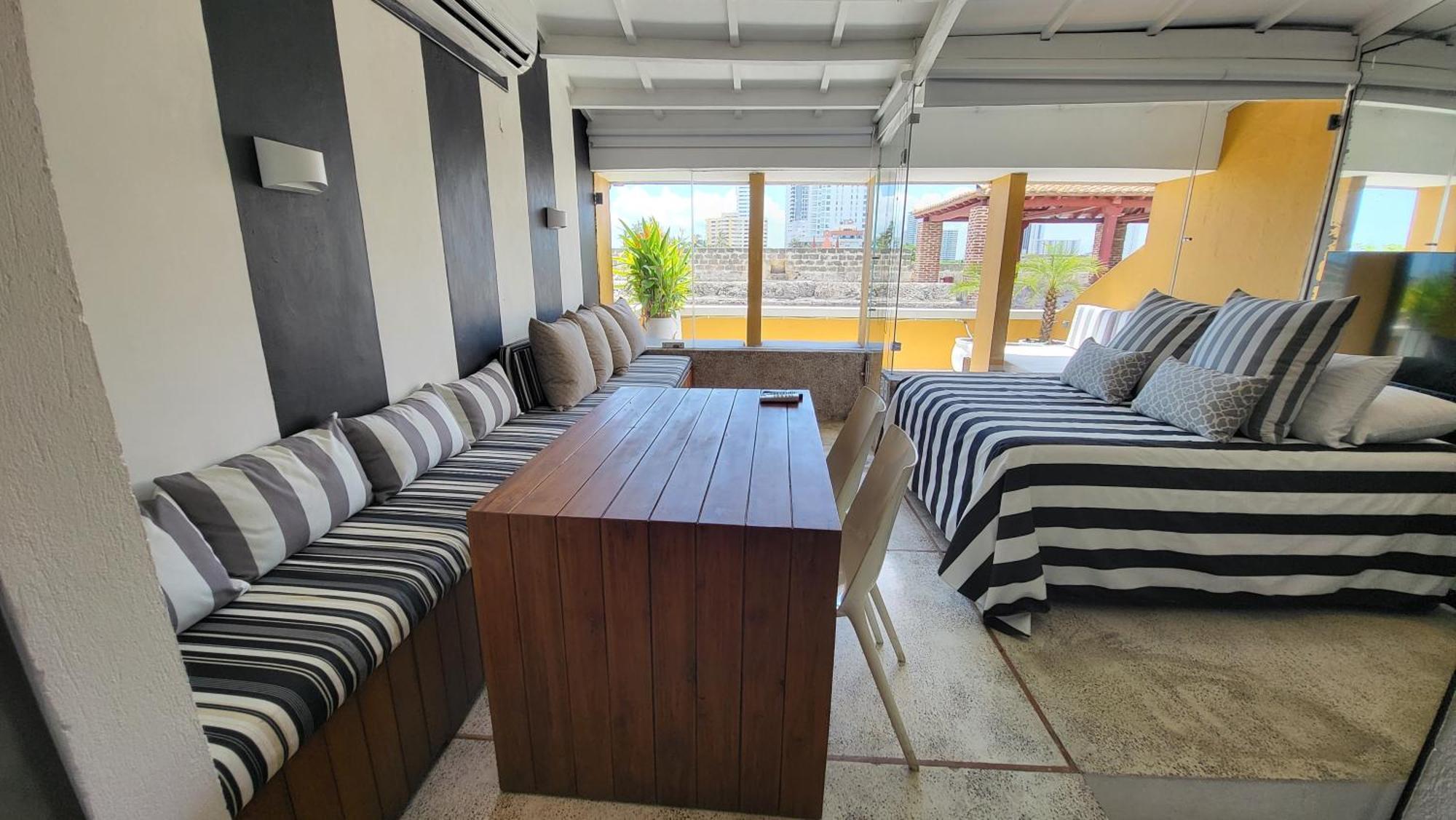 Apartamento Duplex Vista Al Mar Y Murallas Nuevo En La Ciudad Amurallada Apartamento *
