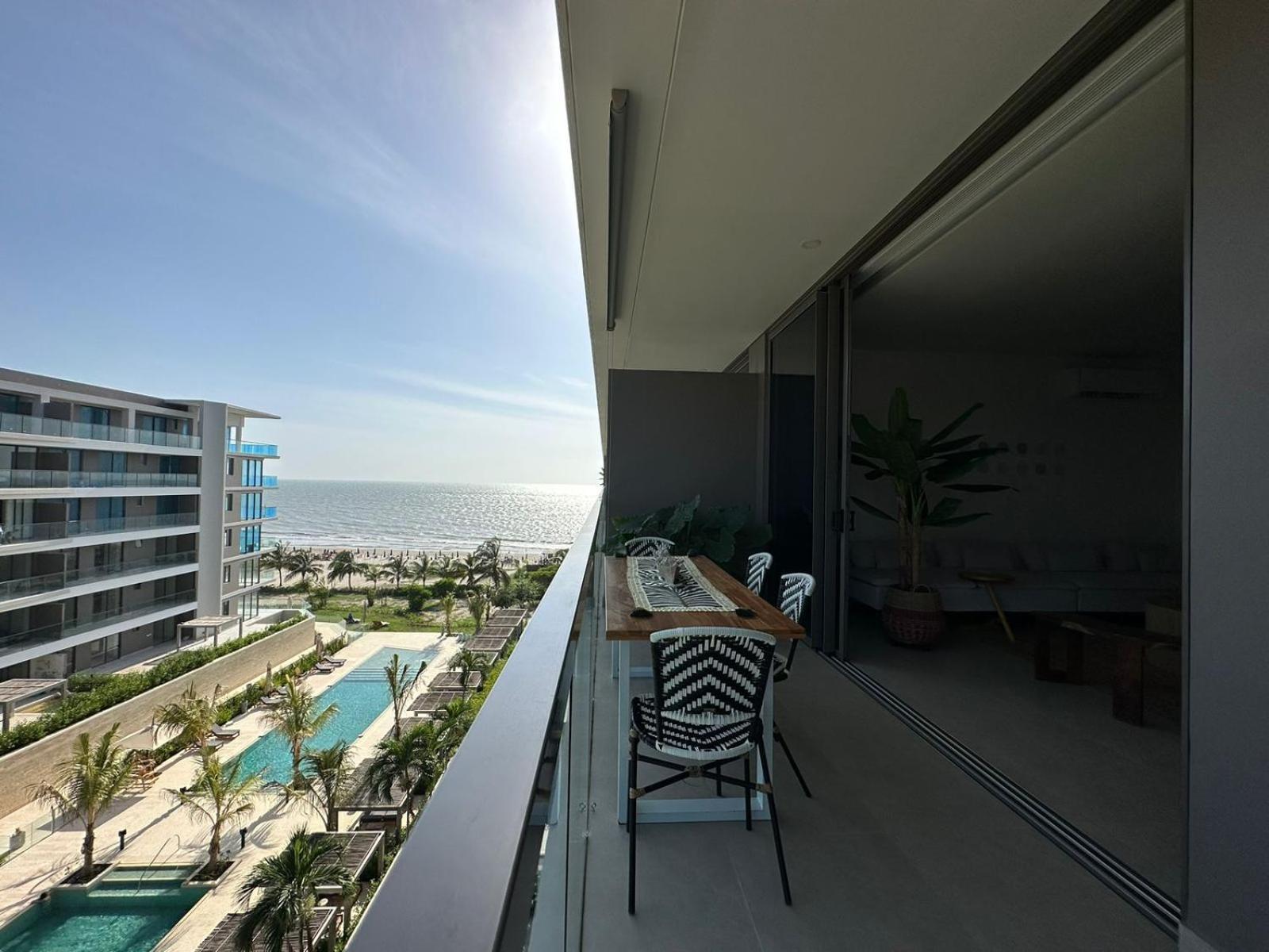 En Frente Al Mar Con piscina Apartamento