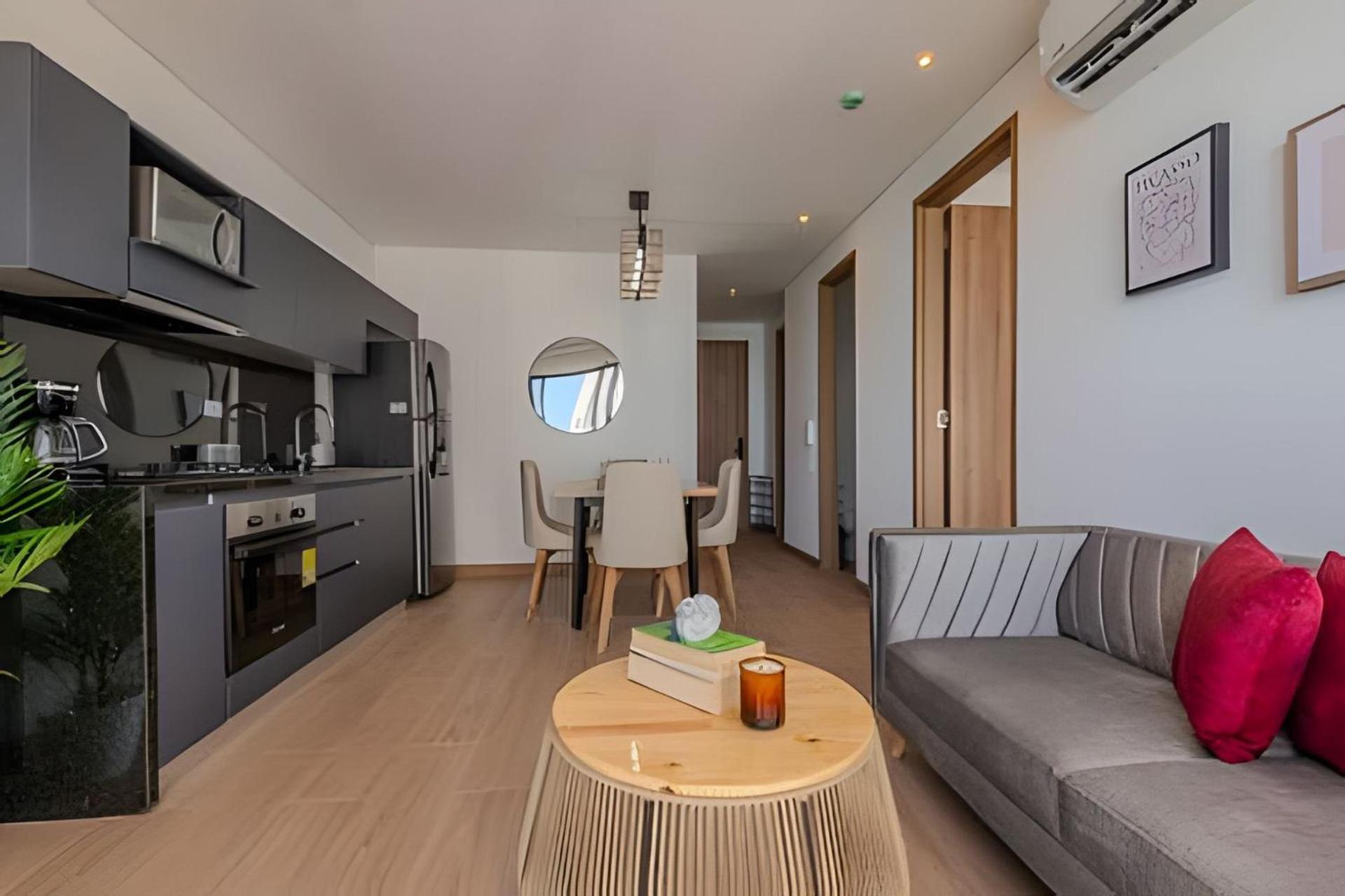 Stunning Sea View And Historic Center 20th Fl/ 2br