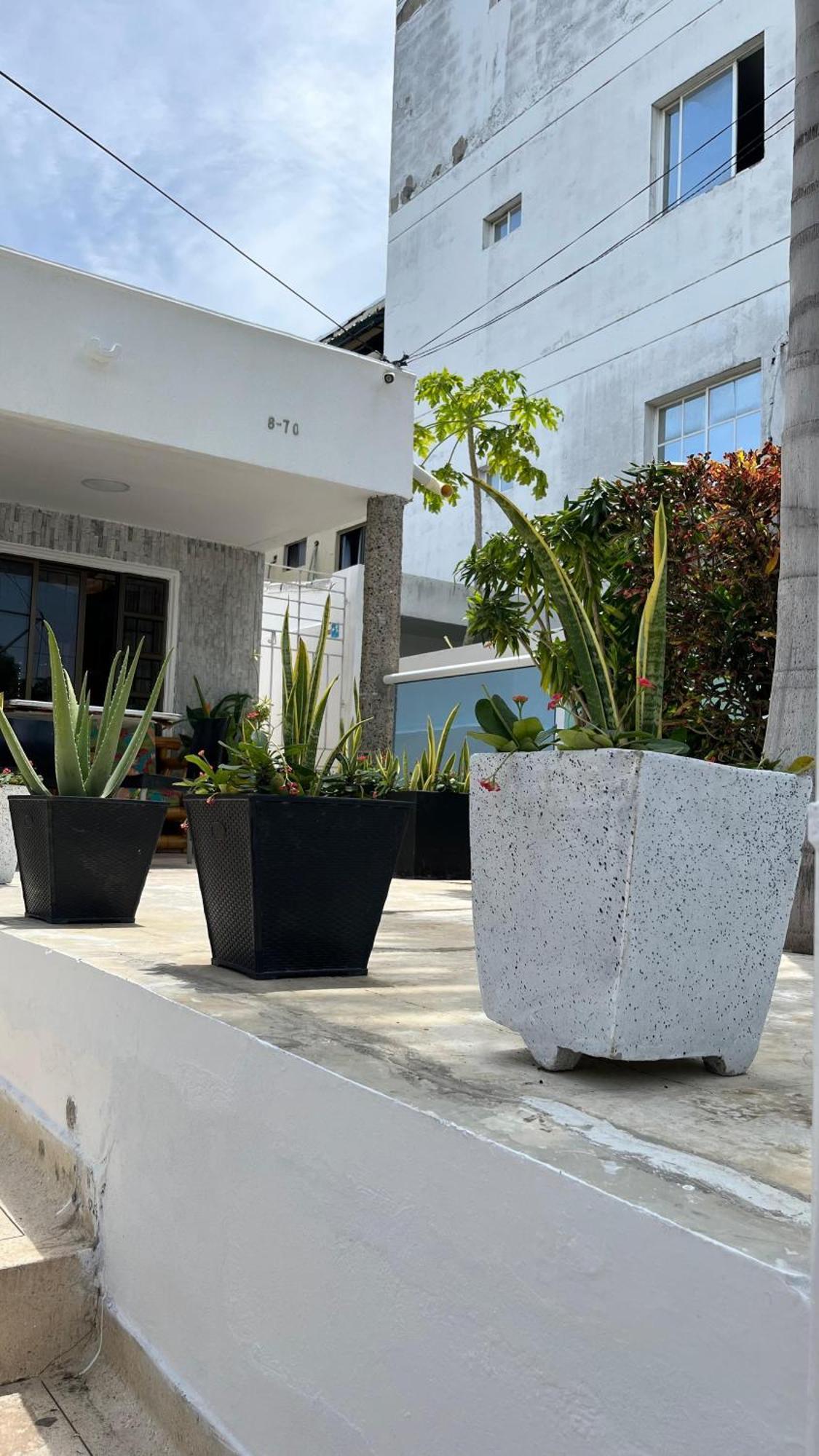 Hotel Airport Crespo *