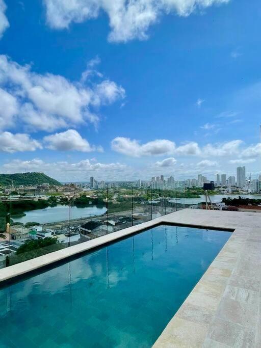 Pool & Rooftop! Steps To The Old And Getsemany Apartamento