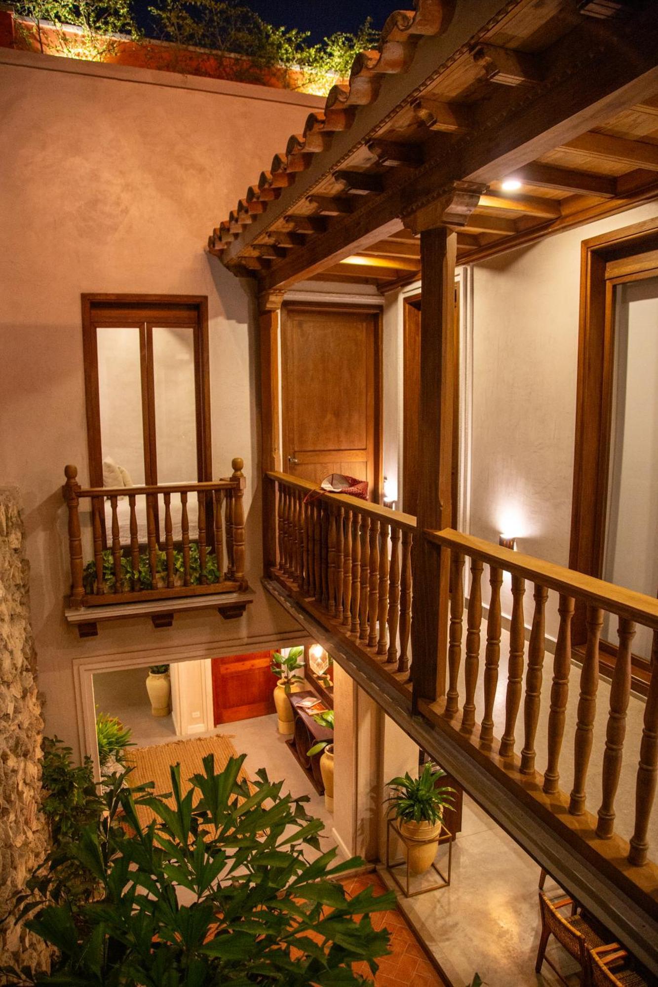 Villa Colonial Luxury House In *