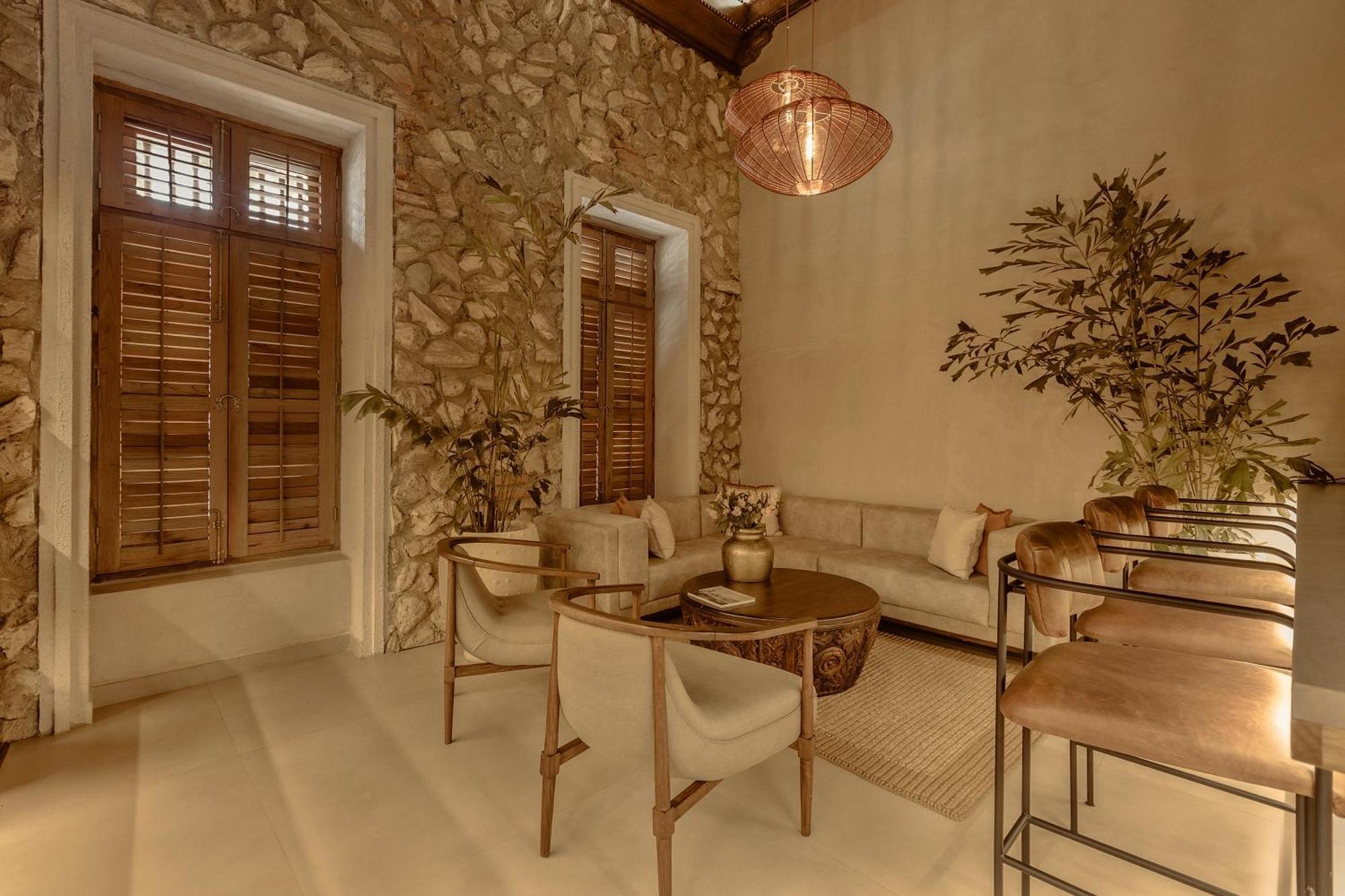 Colonial Luxury House In