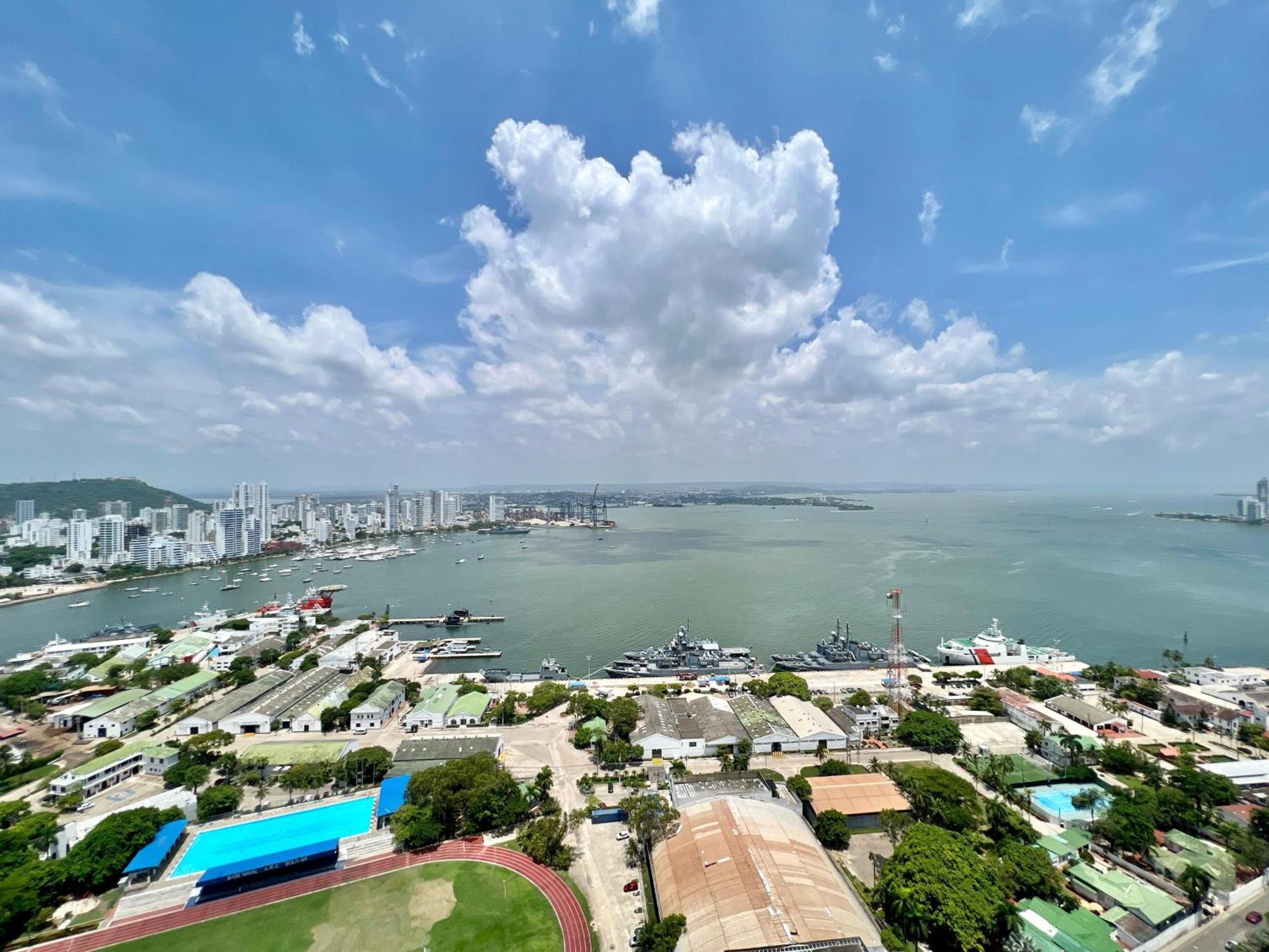 Entero, Moderno, Lujoso Y Espacioso * Cartagena