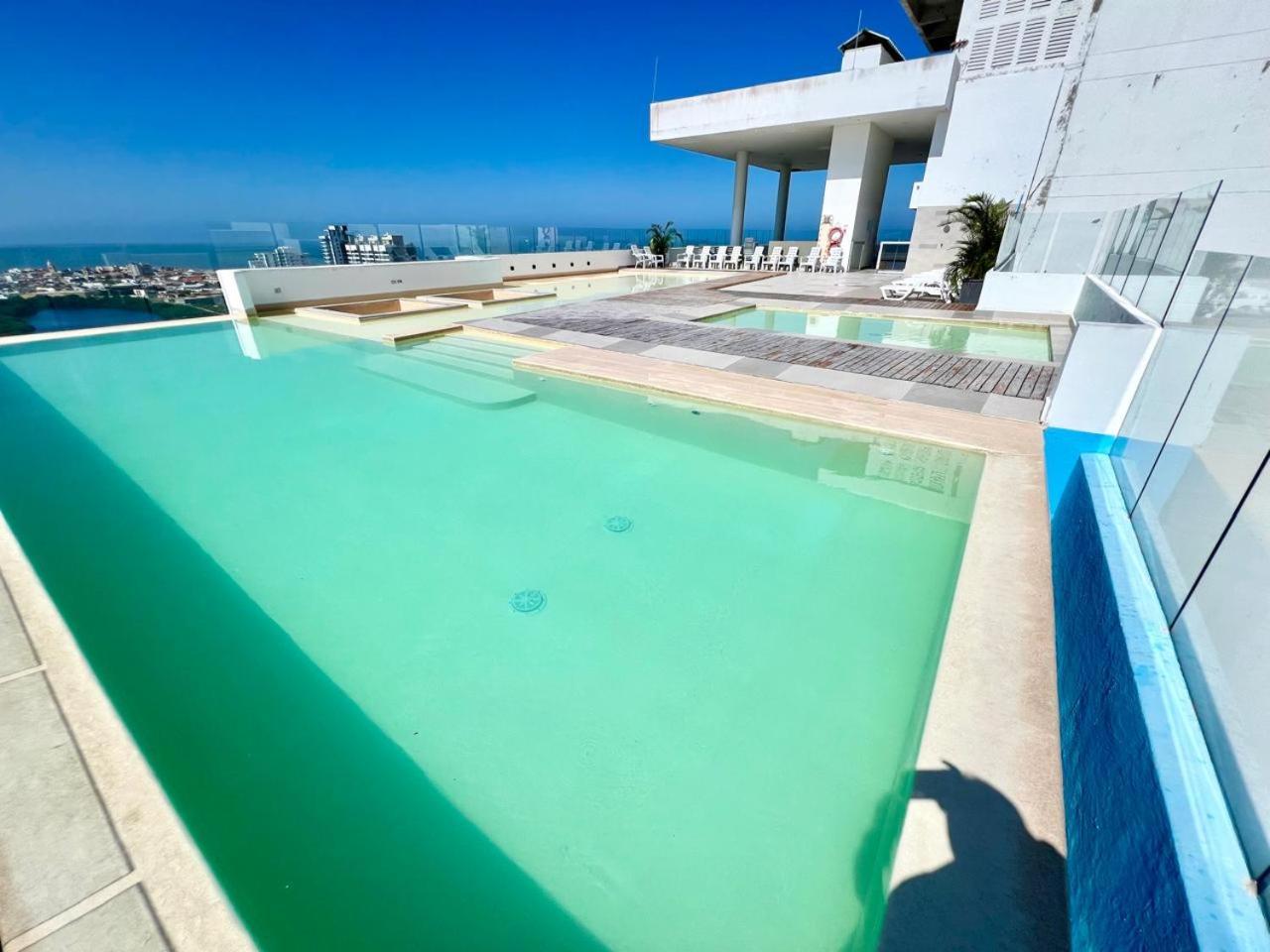 Apartamento Lujoso Frente Al Mar En Nuevo *