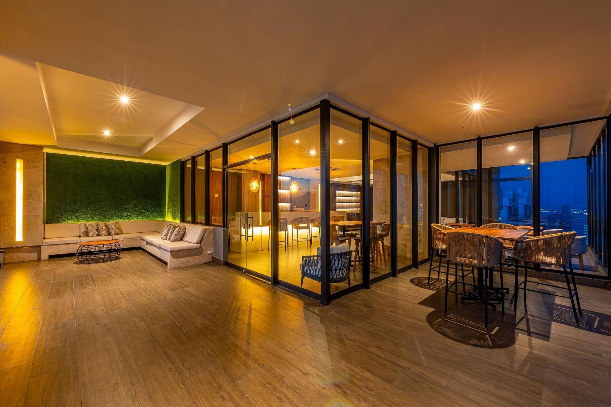 Stunning Sea View And Historic Center 20th Fl/ 2br Apartamento