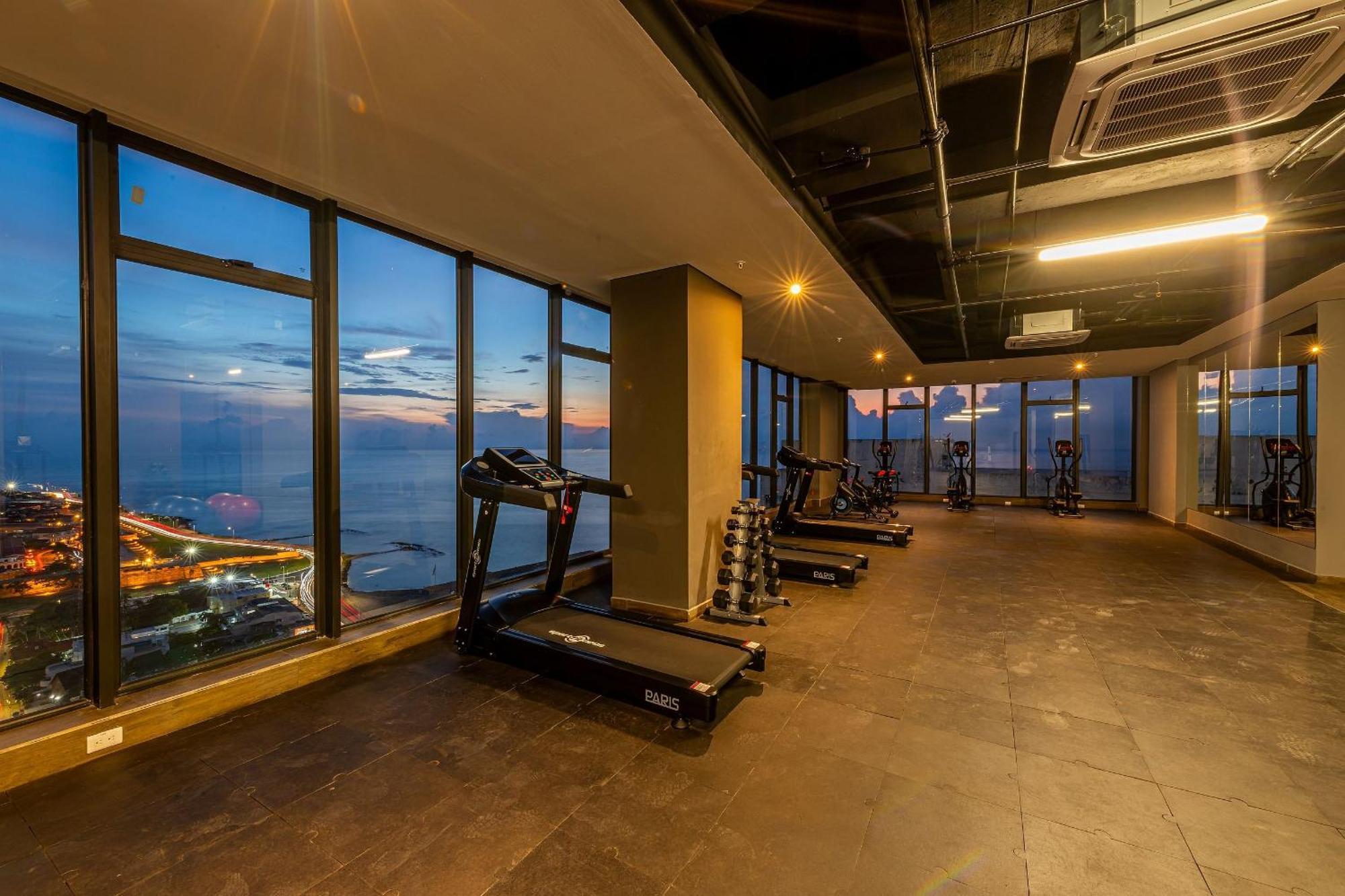 Stunning Sea View And Historic Center 20th Fl/ 2br Apartamento