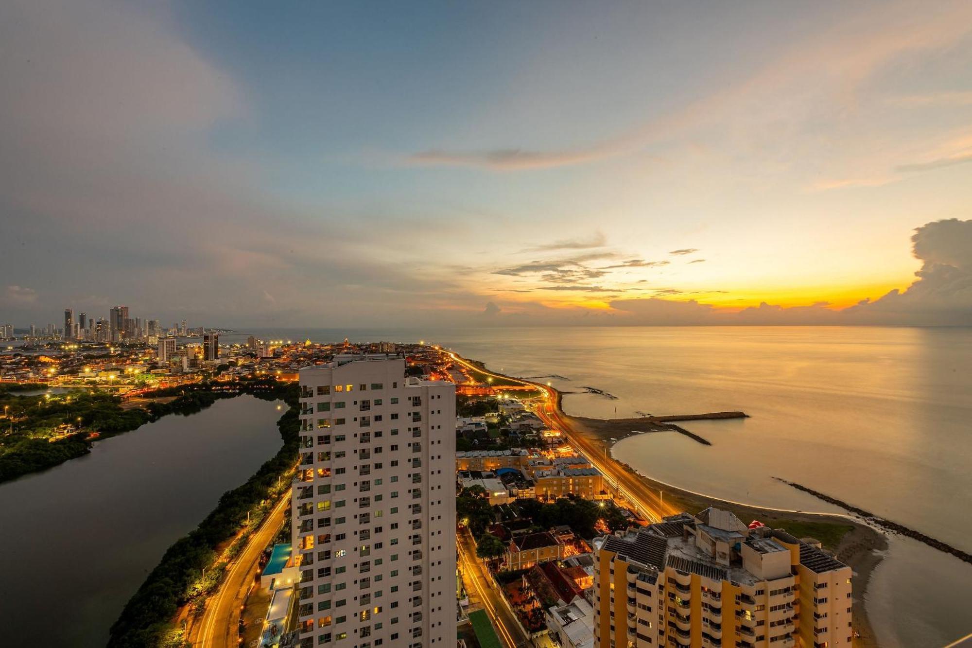 Stunning Sea View And Historic Center 20th Fl/ 2br Apartamento *