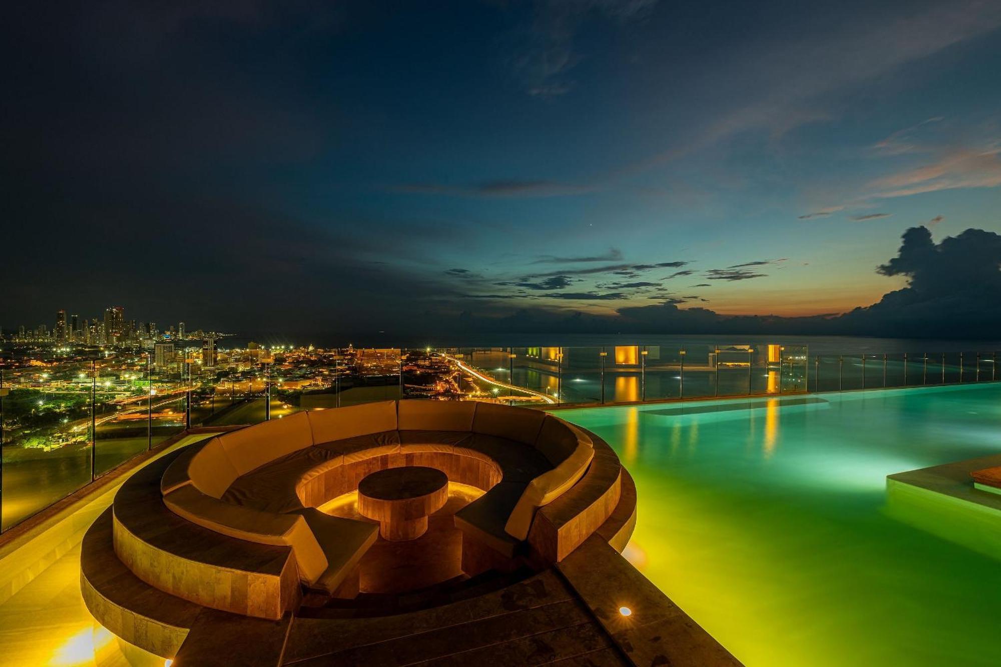 Stunning Sea View And Historic Center 20th Fl/ 2br Apartamento *