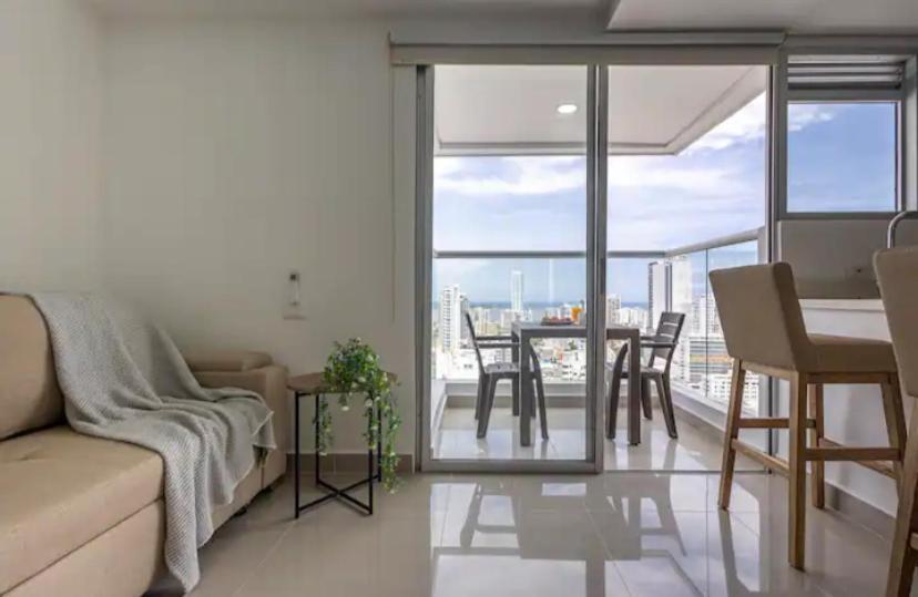 Apartamento Espectacular Duplex En Bocagrande Con Vista Al Mar Y La Bahia *