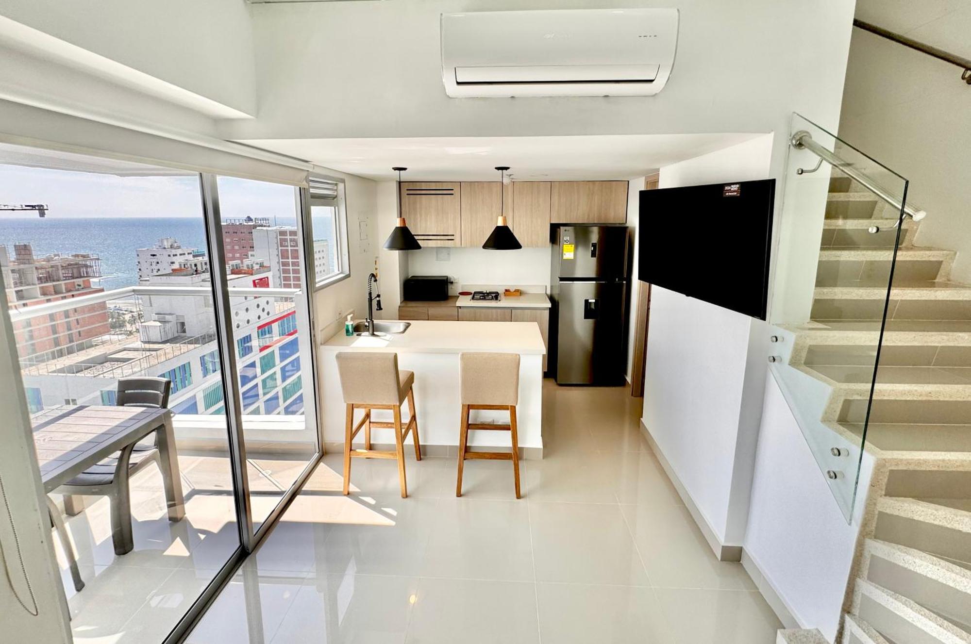 Espectacular Duplex En Bocagrande Con Vista Al Mar Y La Bahia