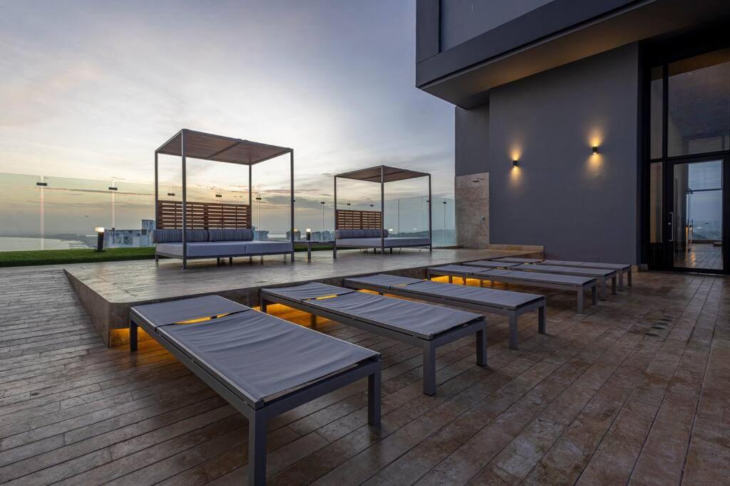 New Vibrant & Memorable In Cartagena, Col *