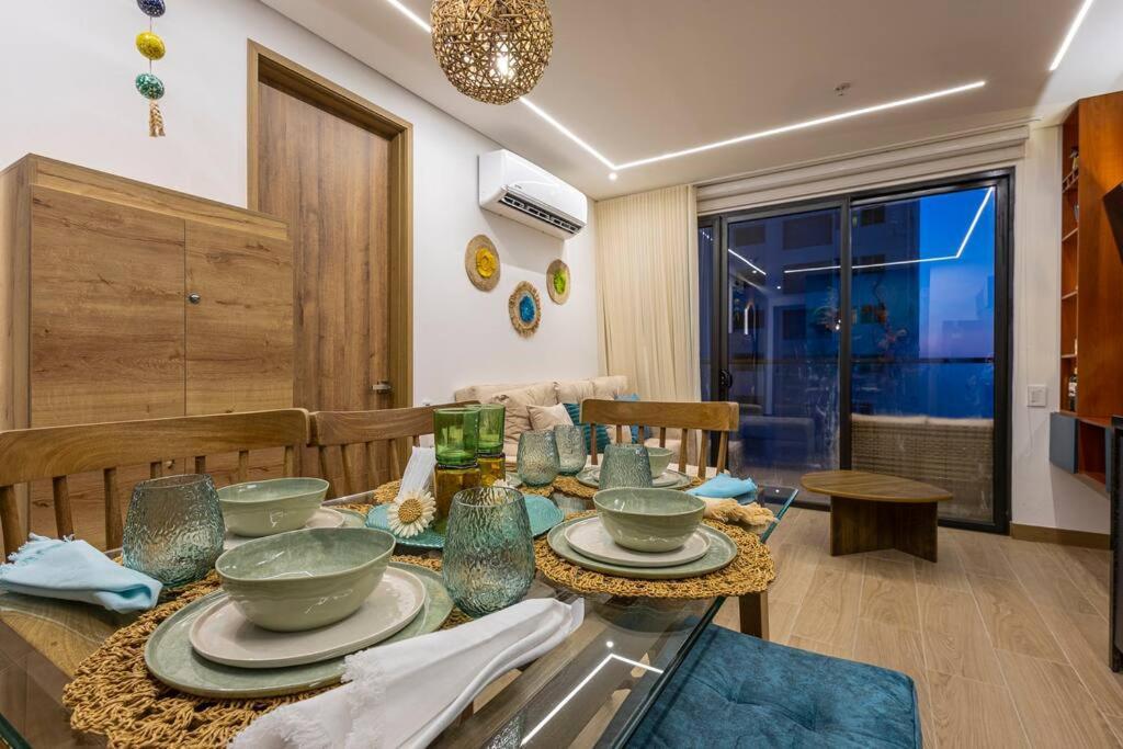 New Vibrant & Memorable In Cartagena, Col