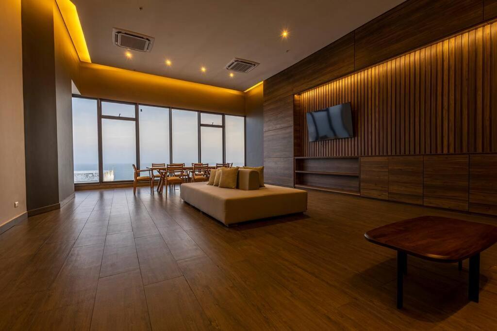 New Vibrant & Memorable In Cartagena, Col *
