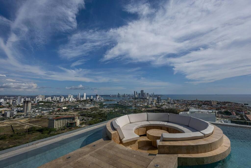 New Vibrant & Memorable In Cartagena, Col *