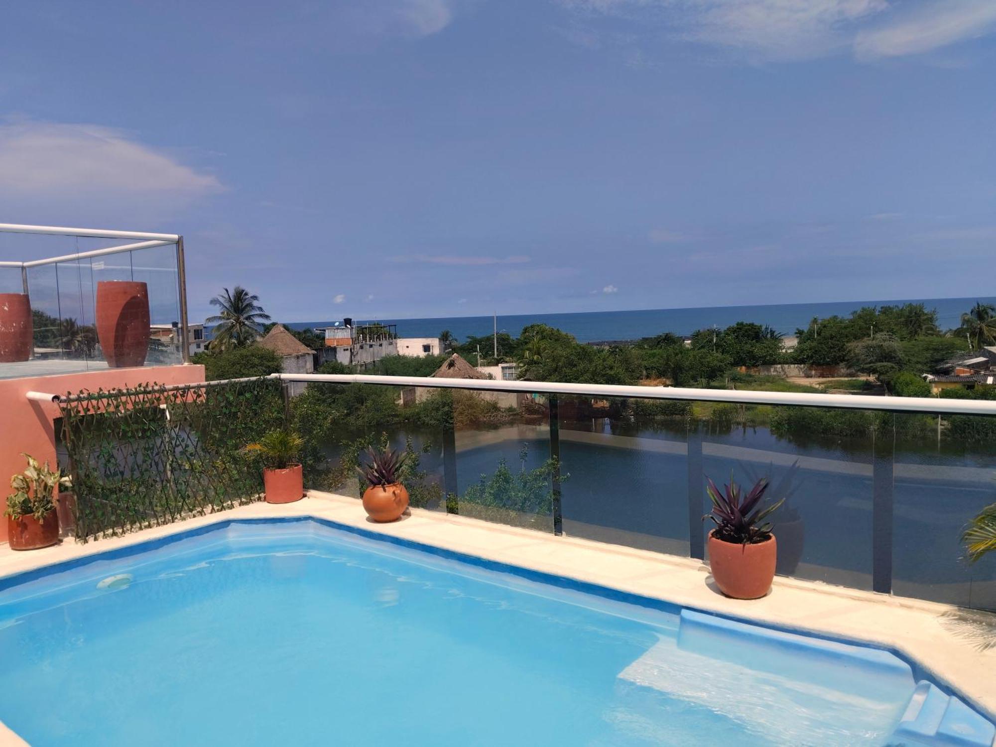 Harmony Deluxe Hotel *