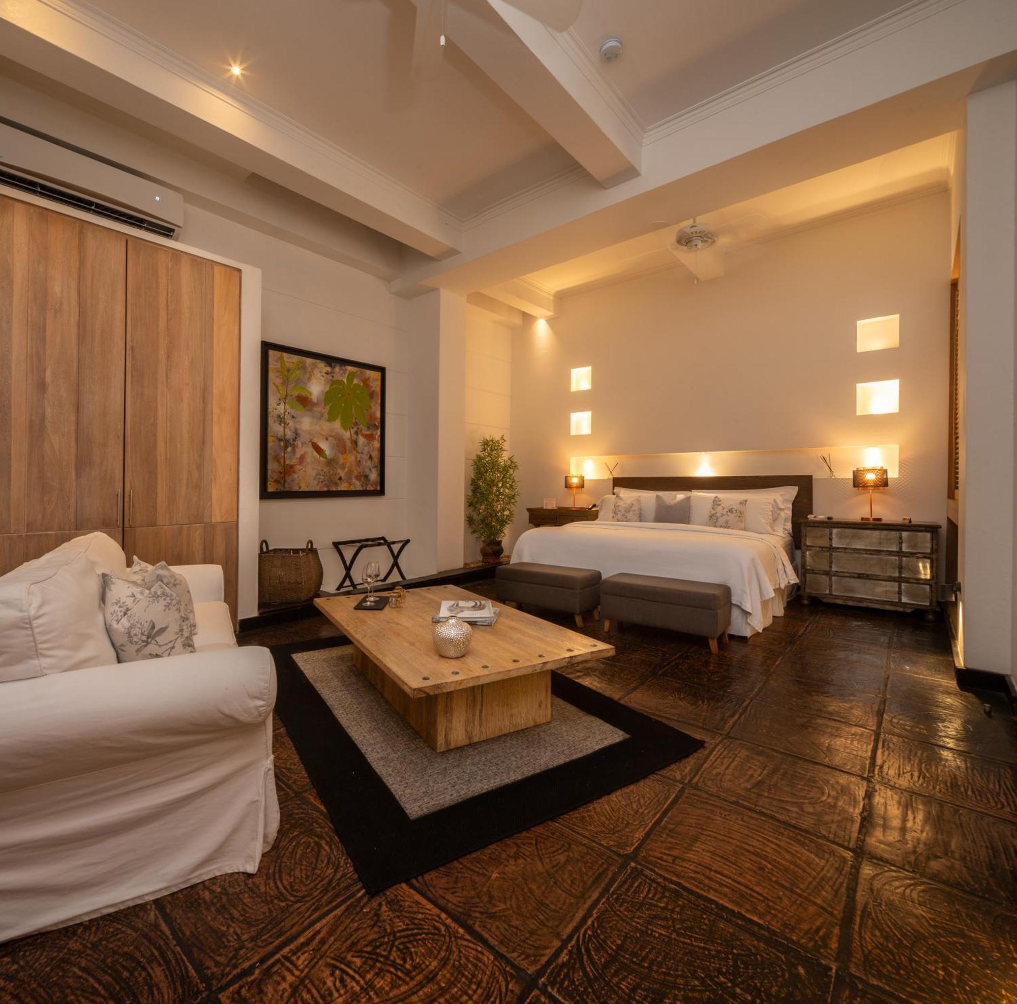 Casa Belle Boutique *