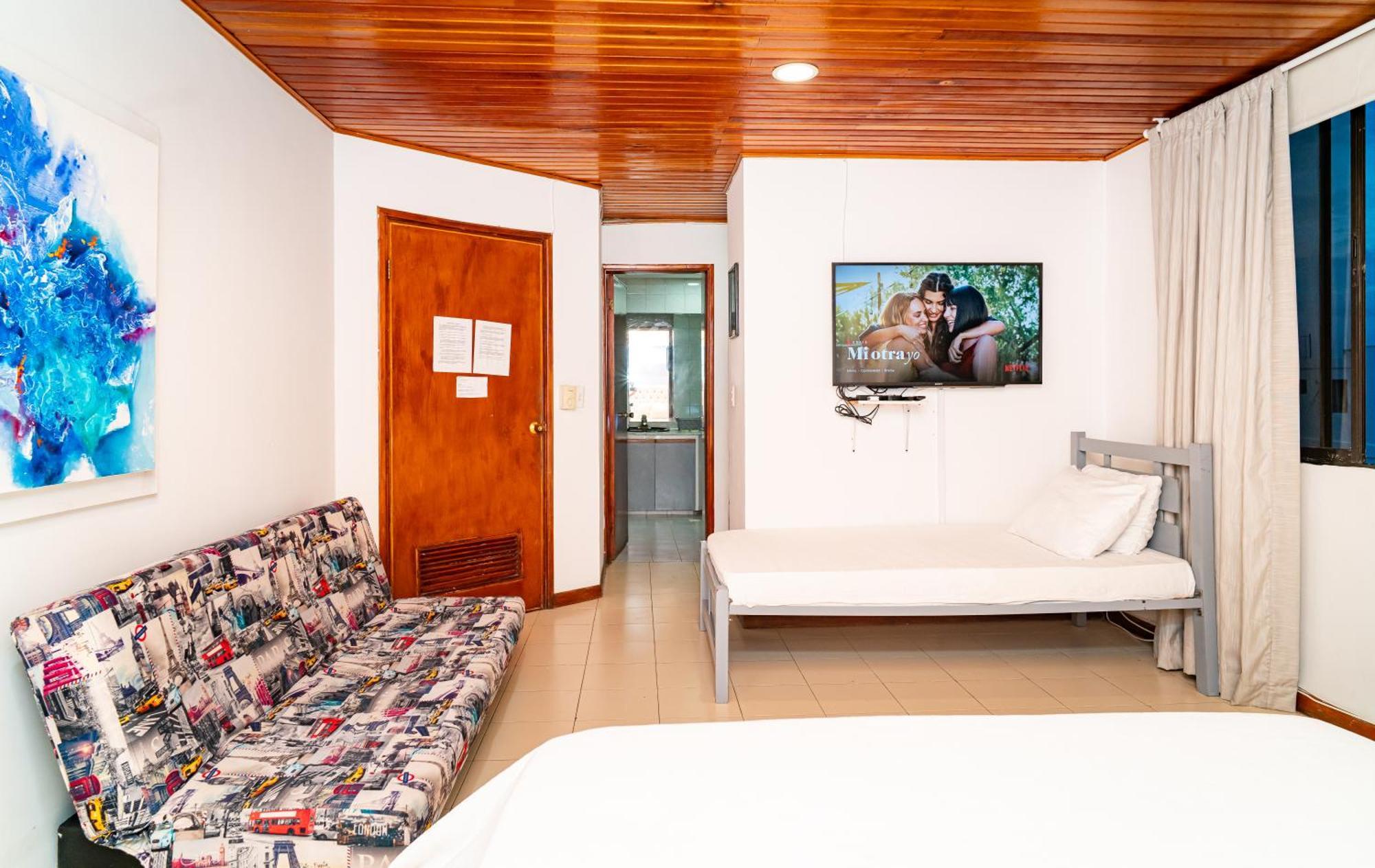 Habitación en casa particular Amplia Con Vista Al Mar Y Bano Privado *