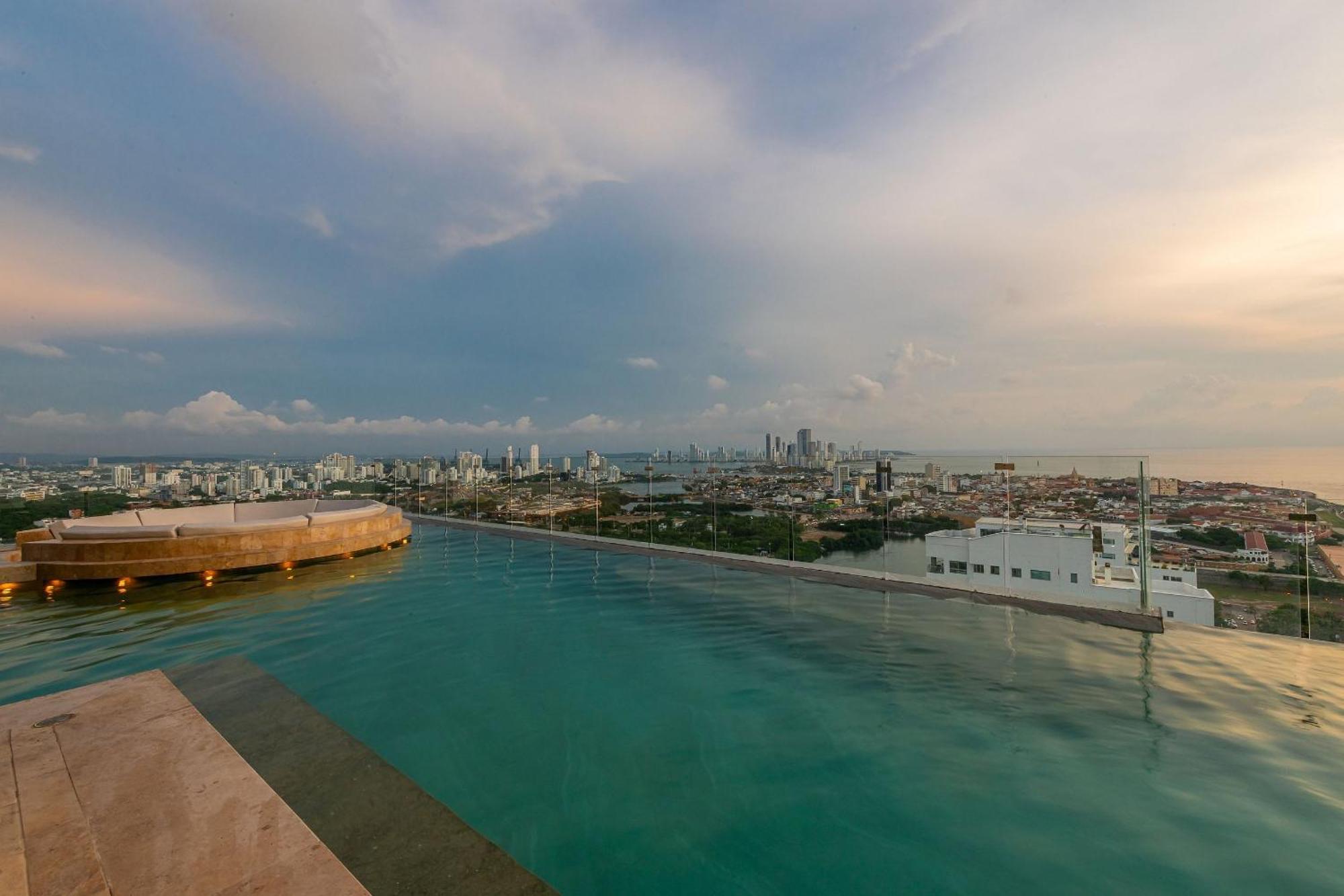 New Beautiful Sea View And Walled 2br Cartagena