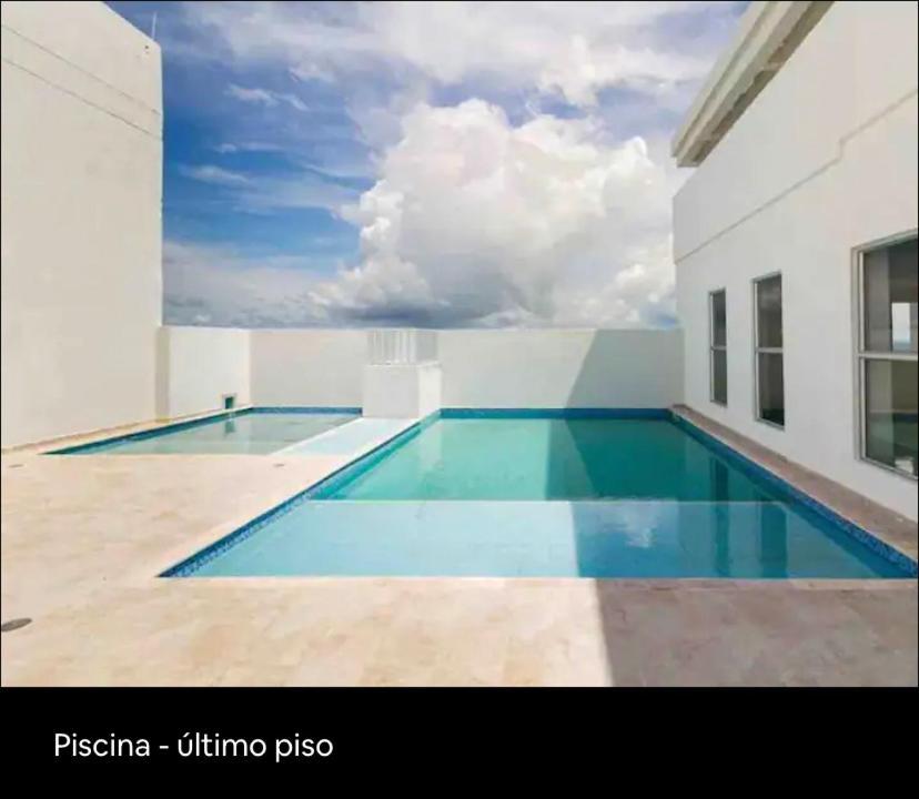 Acogedor En Piso Alto *