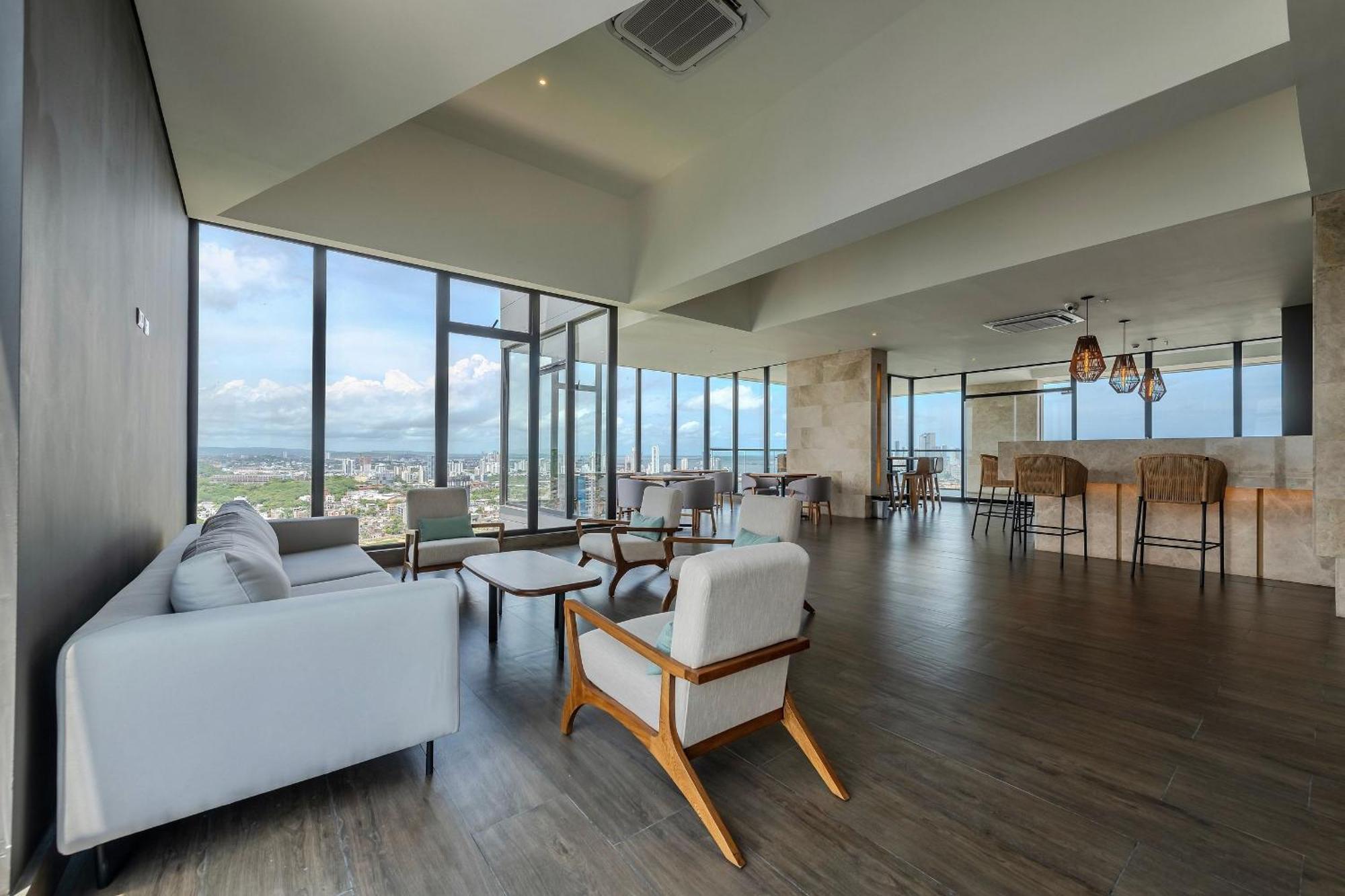 Stunning Sea View And Historic Center 20th Fl/ 2br Apartamento *