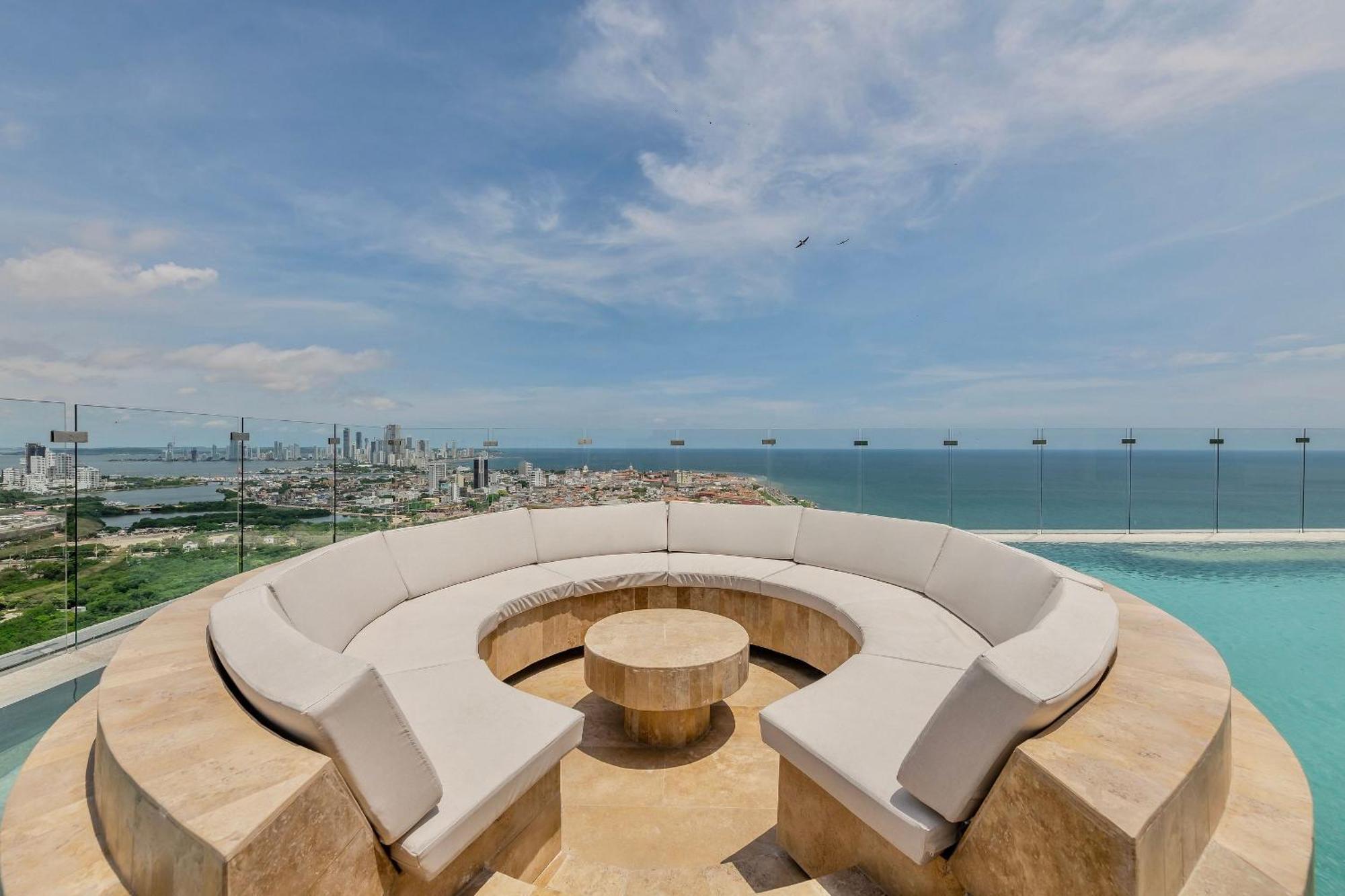 Stunning Sea View And Historic Center 20th Fl/ 2br Apartamento