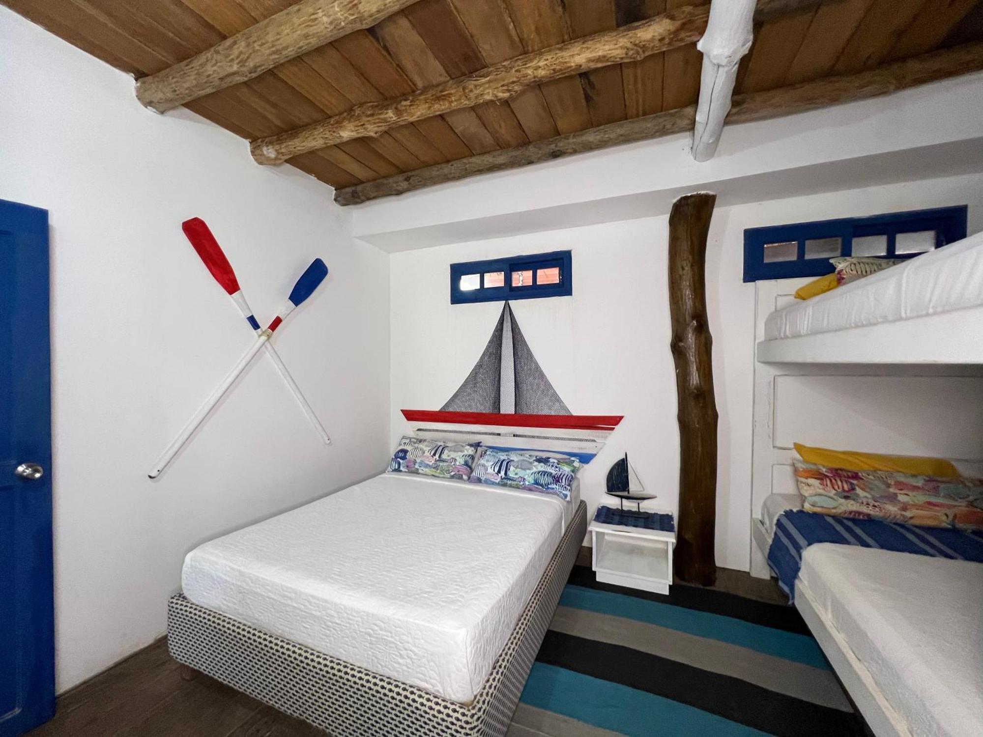 Mira Mira Hostal *