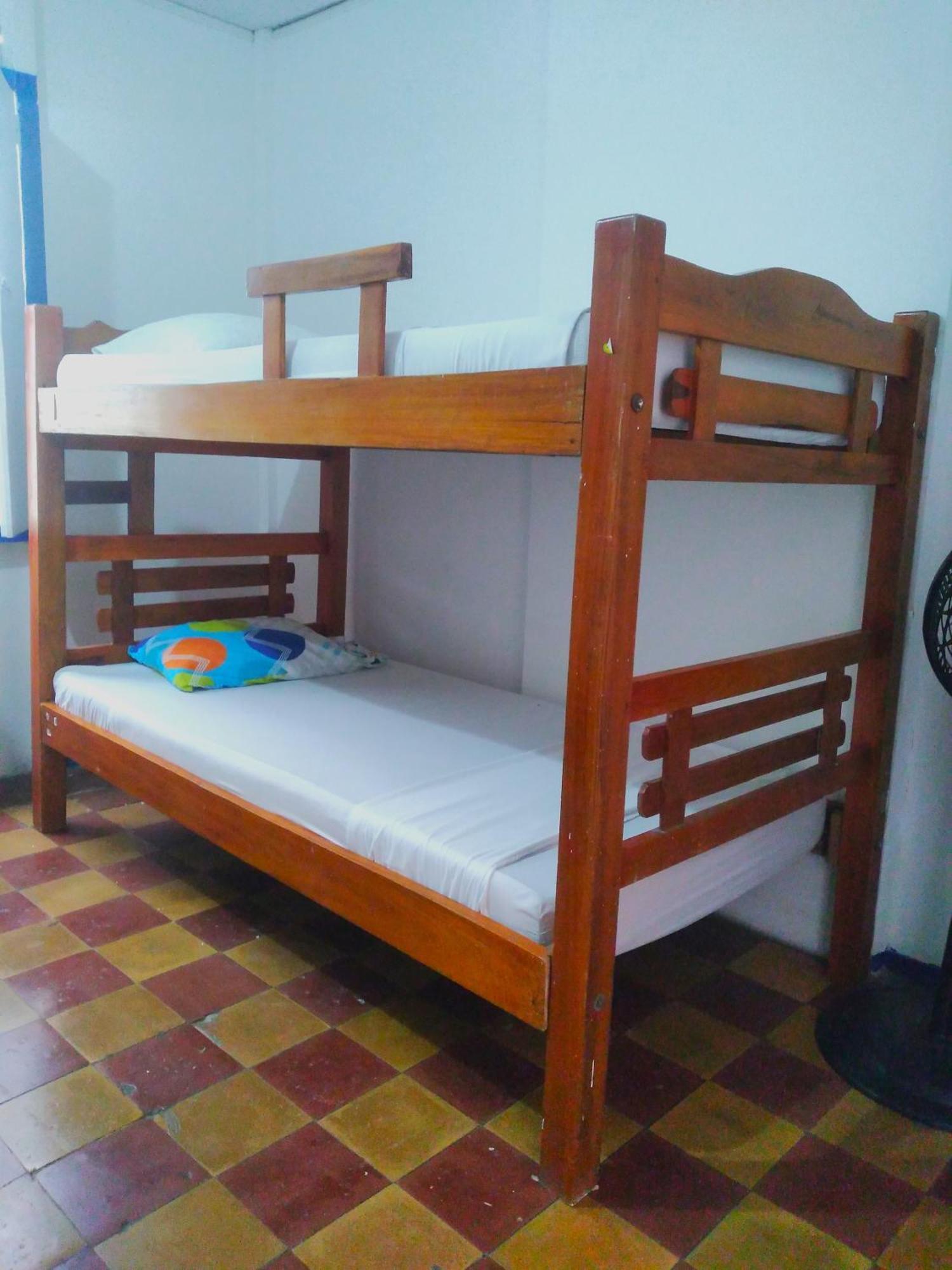Hostal Hosting And Travel Services 420 *