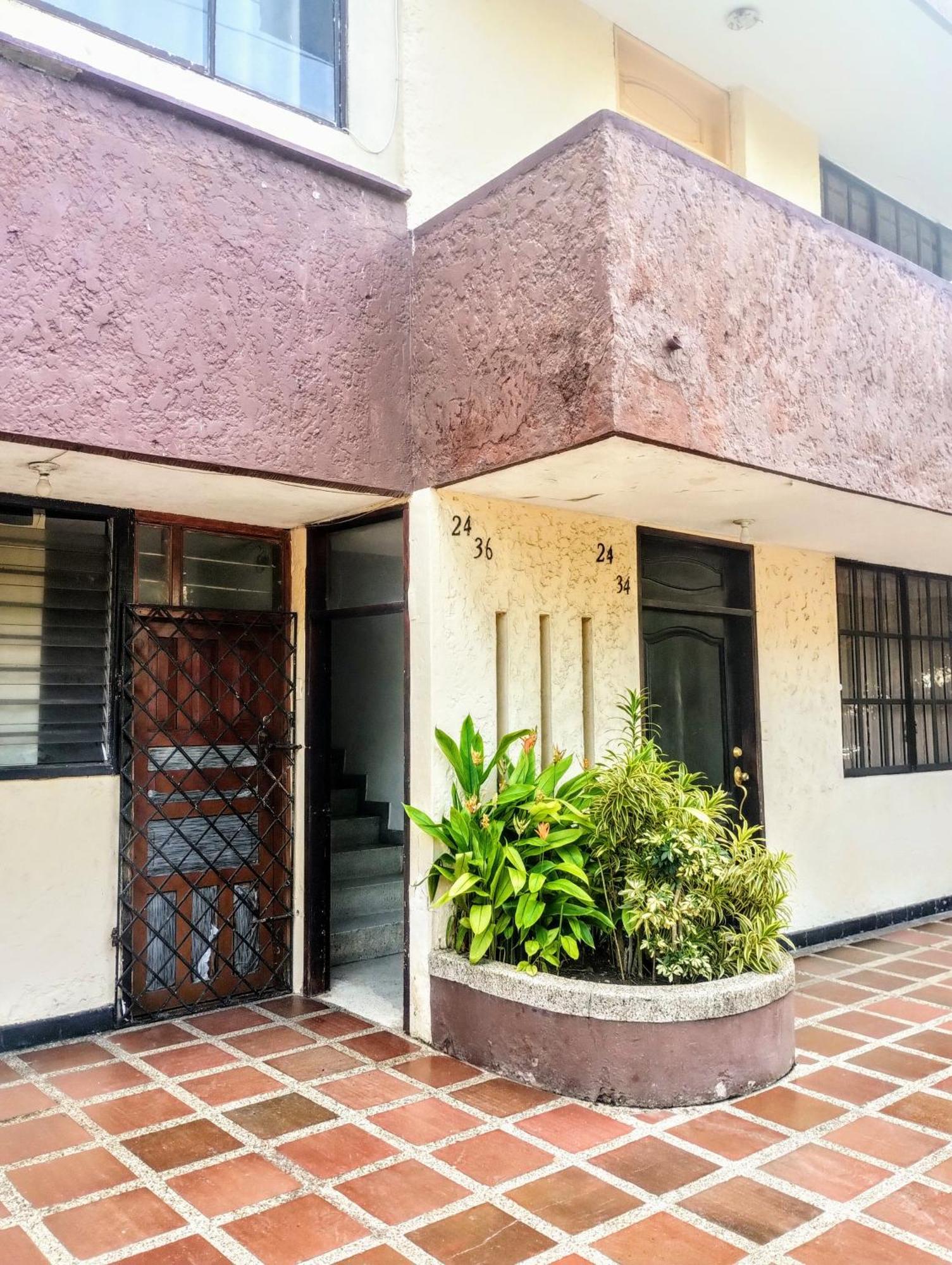 Familiar A Pocos Pasos De La Hermosa Bahia De Manga Apartamento *
