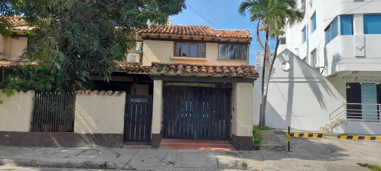 Con Bano Privado En El Corazon De Manga Habitación en casa particular Cartagena