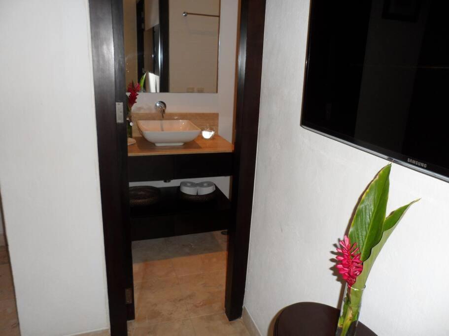 Charming 1br In The Heart Of Cartagena's Old * Cartagena