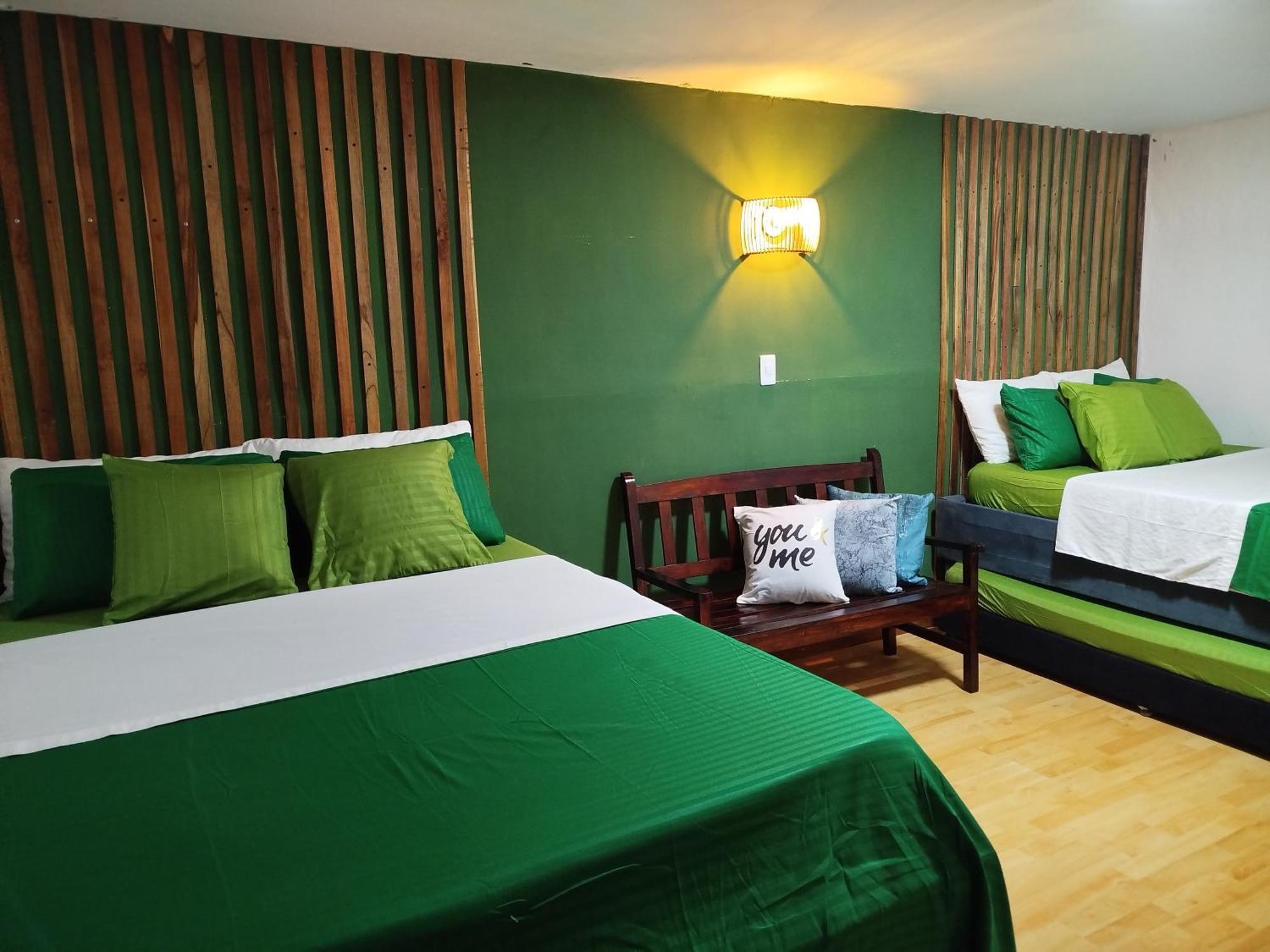 Habitacion Familiar Hasta Para 8 Personas Frente Al Mar Con Aire Acondicionado Y Wifi