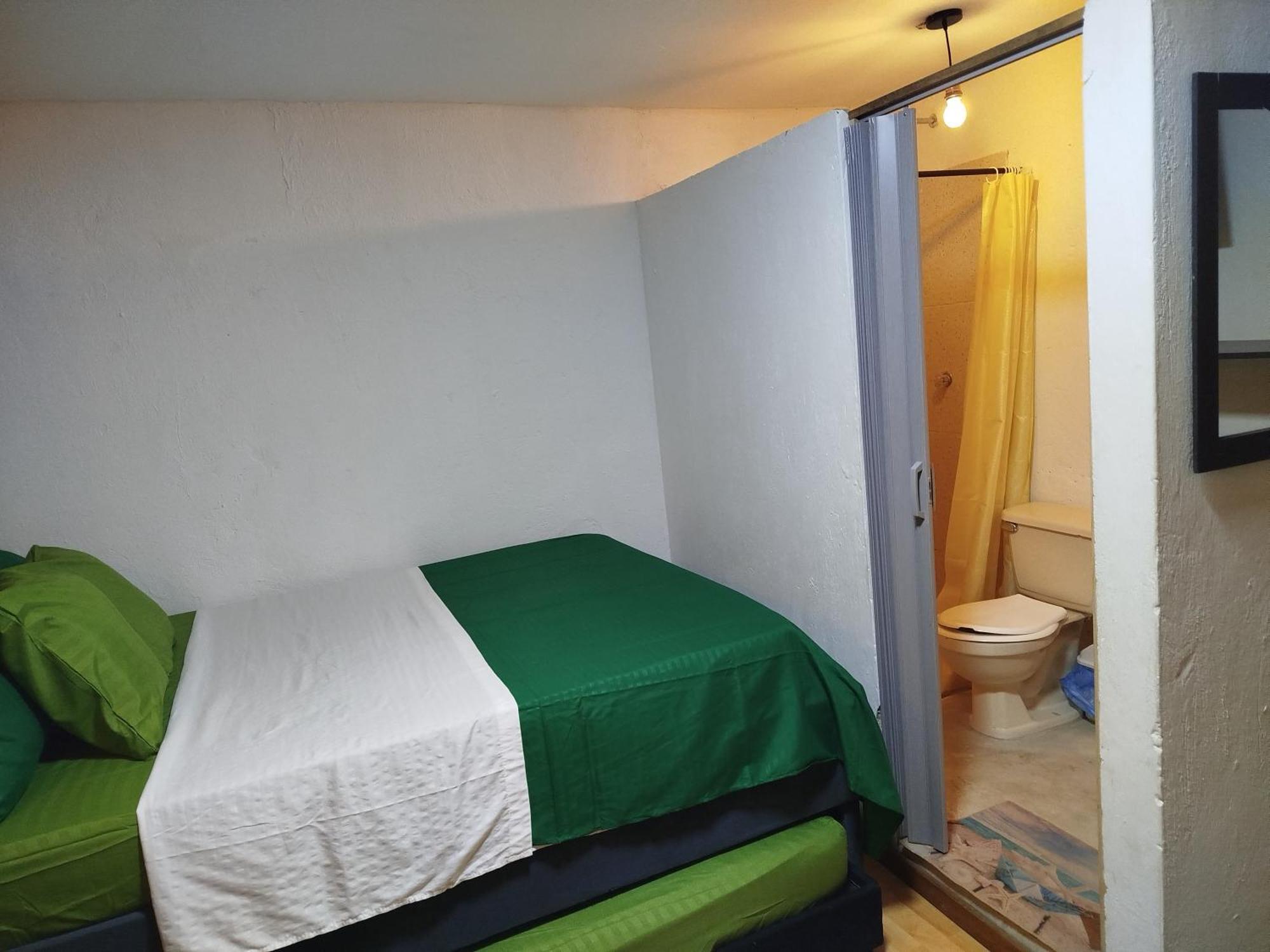 Habitacion Familiar Hasta Para 8 Personas Frente Al Mar Con Aire Acondicionado Y Wifi
