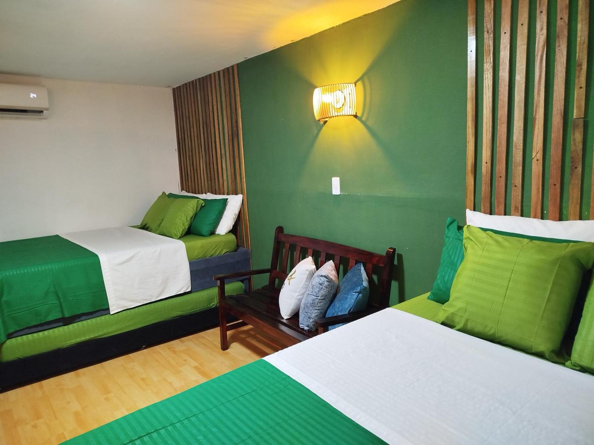 Habitacion Familiar Hasta Para 8 Personas Frente Al Mar Con Aire Acondicionado Y Wifi