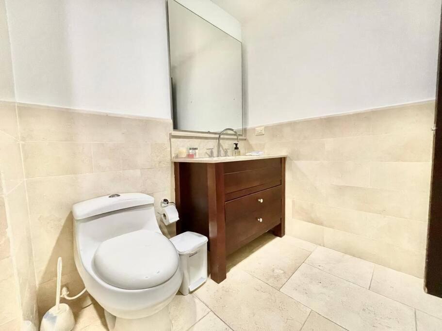 Modern Comfort - Spacious 2br In Walled Apartamento