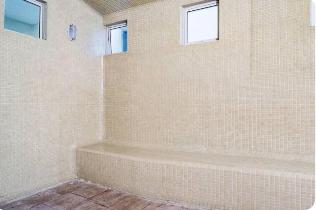 Modern Comfort - Spacious 2br In Walled Apartamento *