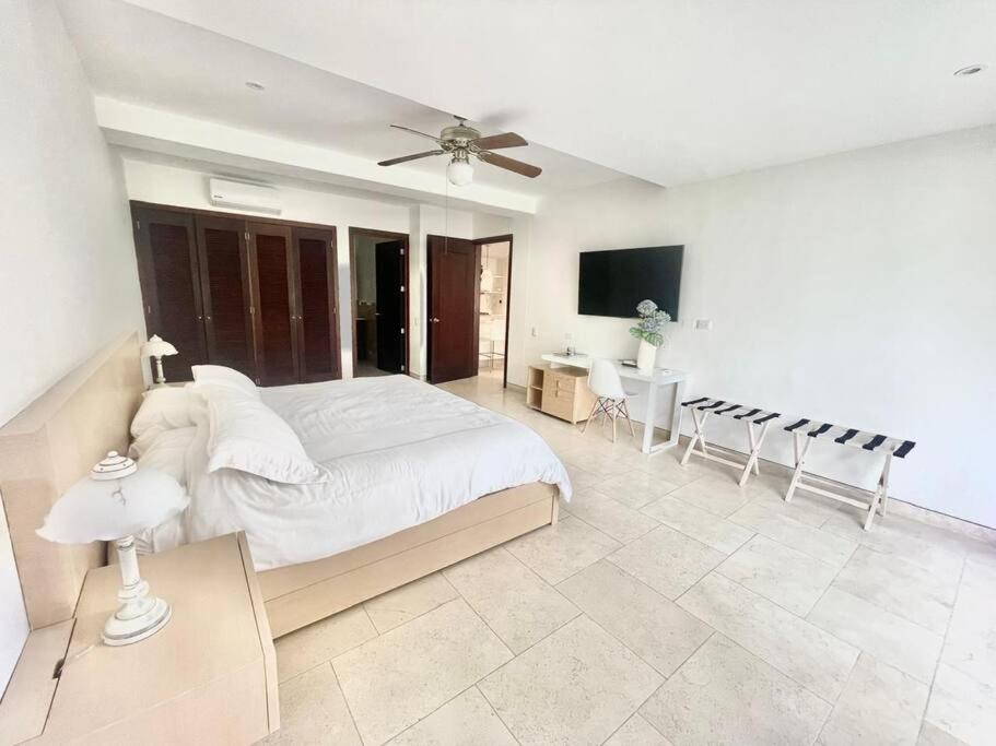 Modern Comfort - Spacious 2br In Walled Apartamento Cartagena
