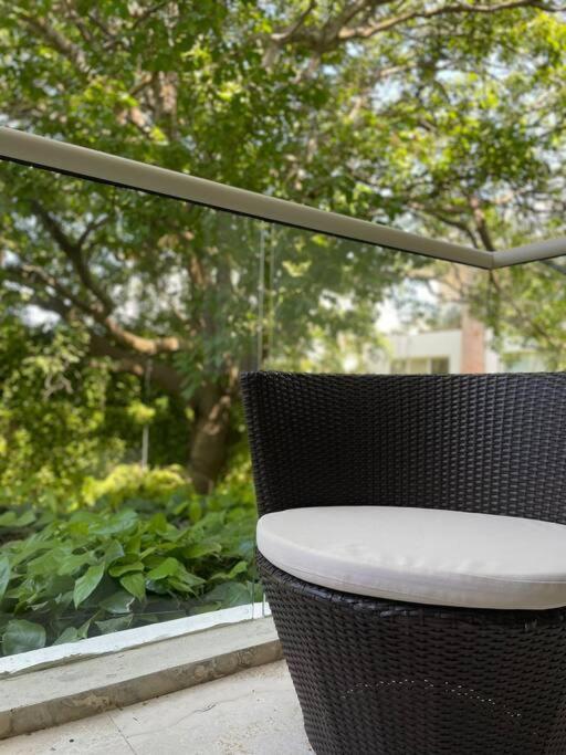 Modern Comfort - Spacious 2br In Walled *
