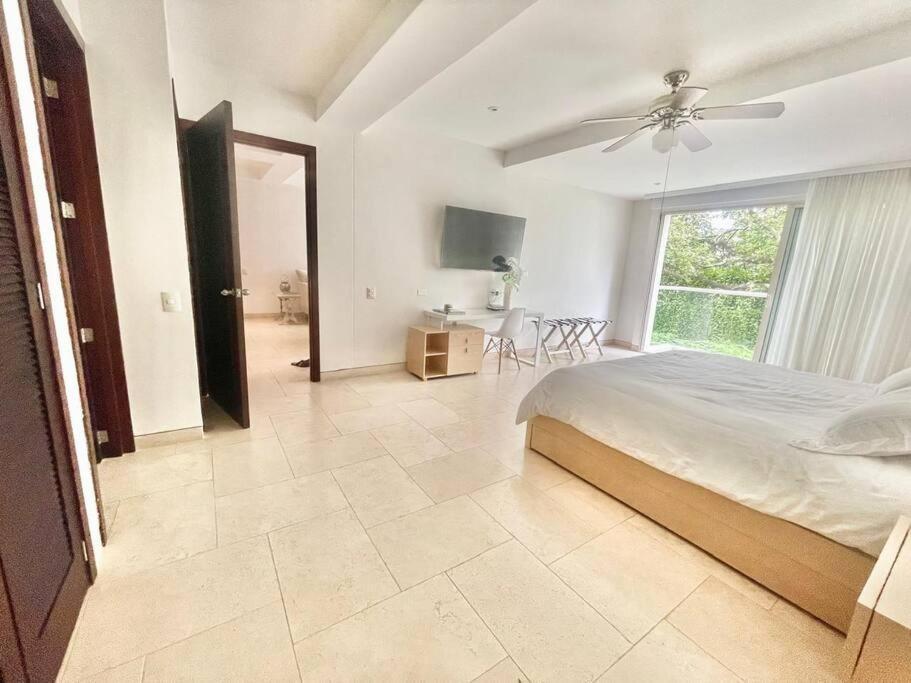 Modern Comfort - Spacious 2br In Walled Apartamento Cartagena