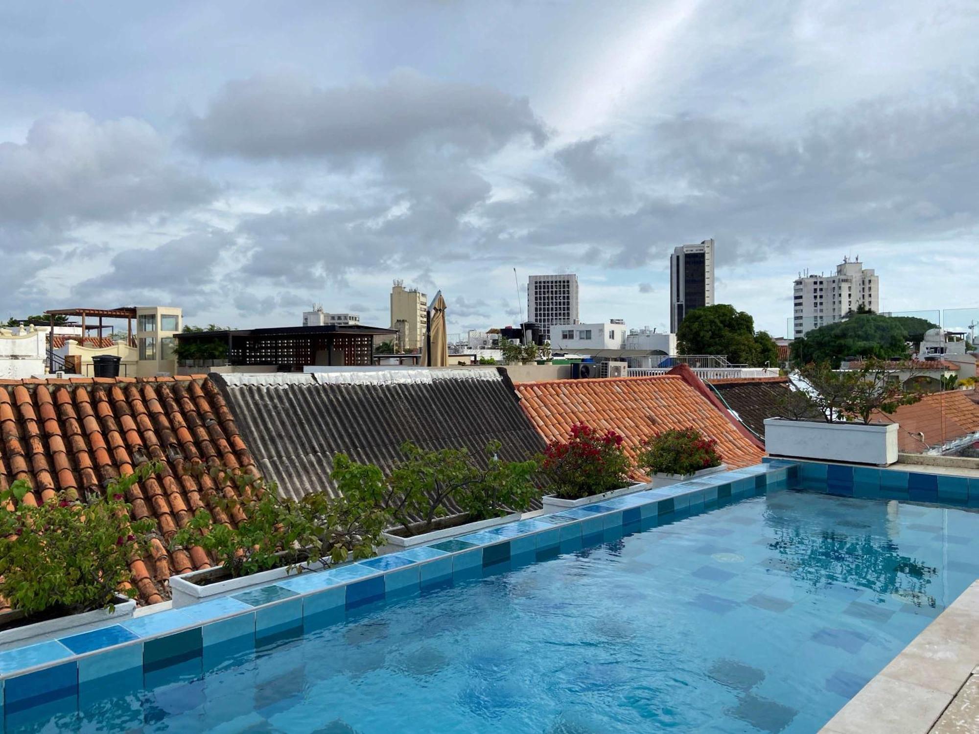 Fantastic House With Amazing Pool In *