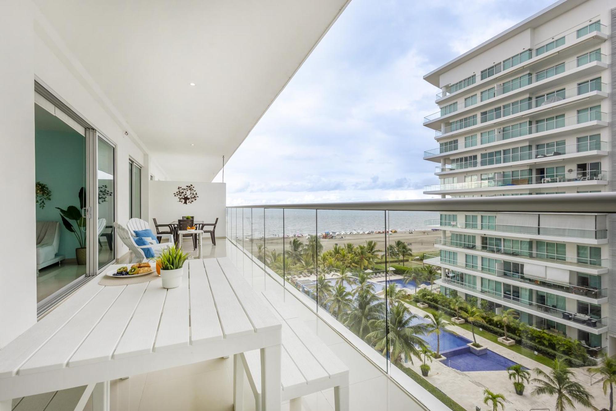 Morros Pelican Exclusive - Livin Colombia * Cartagena