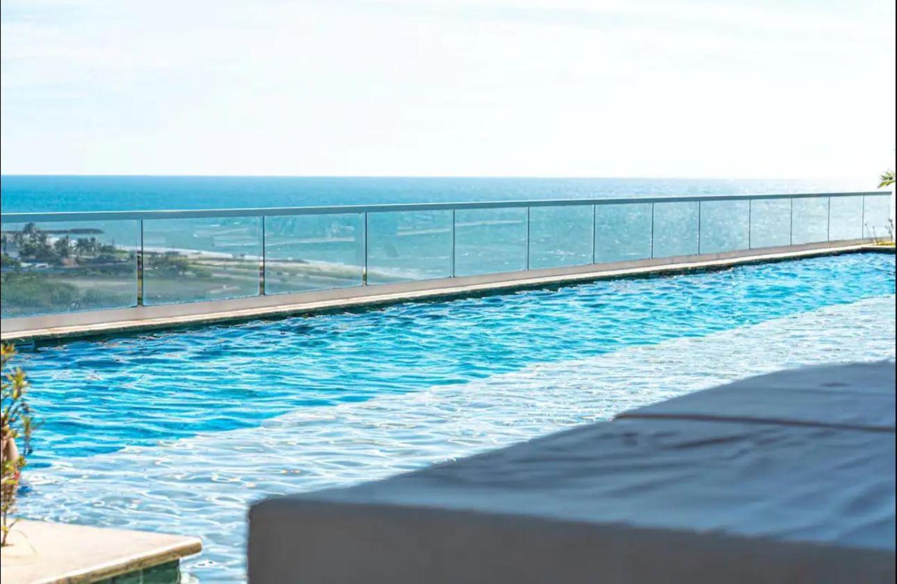 Apartamento Con Jacuzzi Privado, Vista Al Mar, Sector Exclusivo *