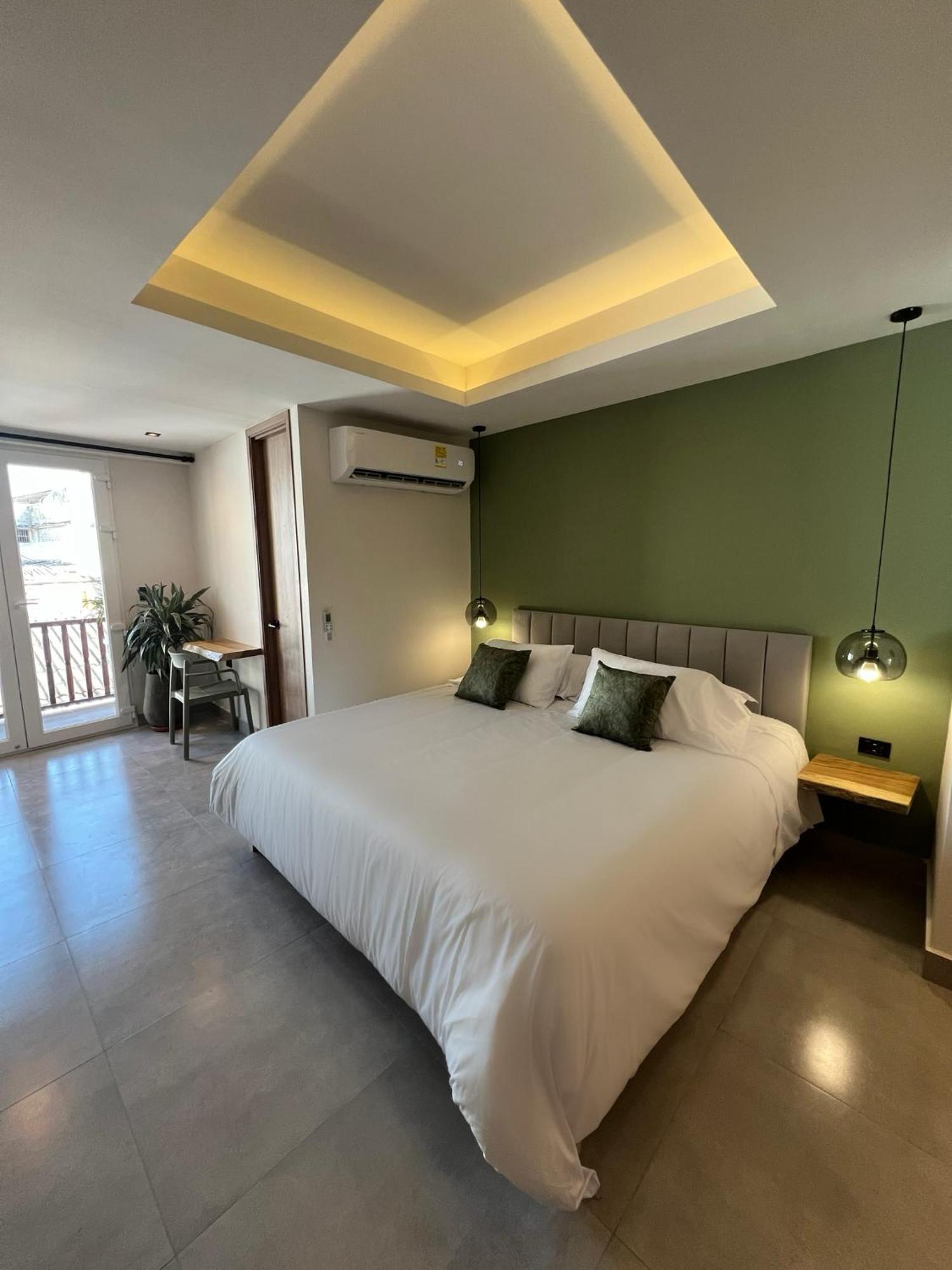 De La Cruz Aparthotel